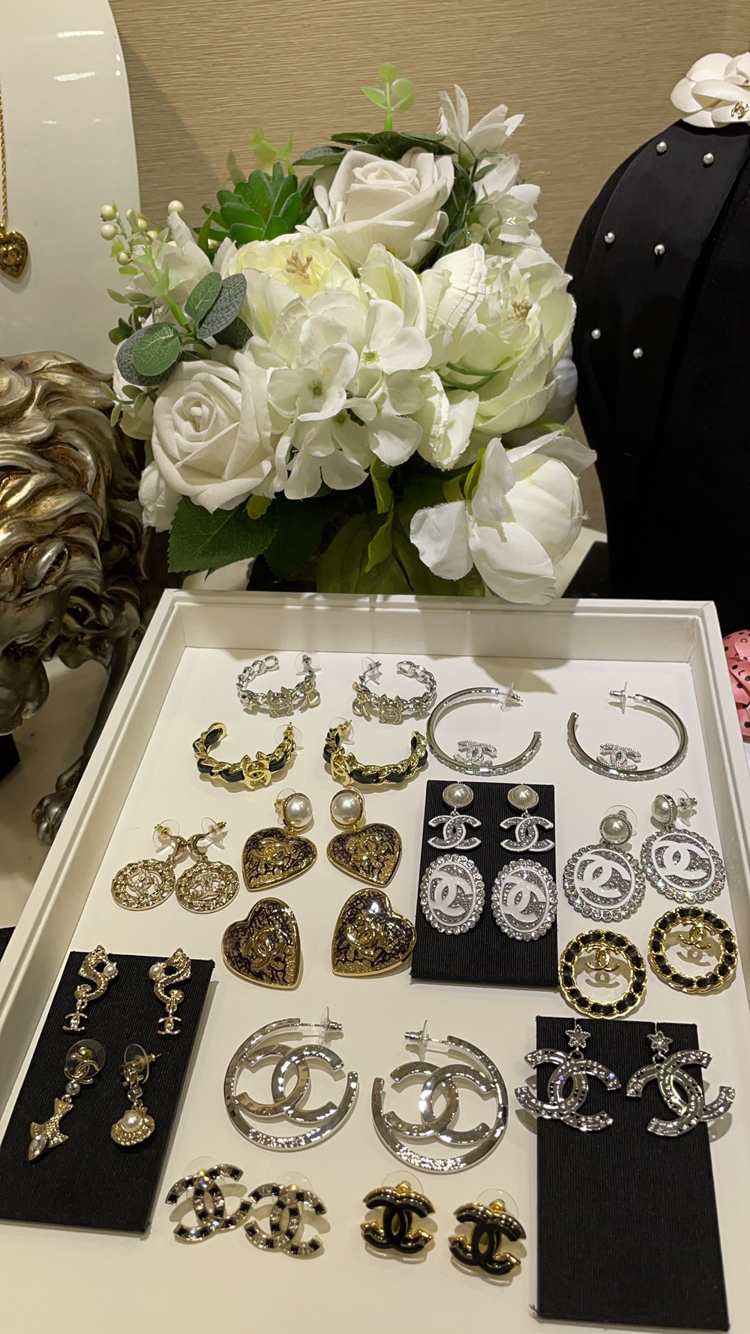 𝑪𝒉𝒂𝒏𝒆𝒍 最新款耳钉耳环耳夹合集选款

氛围感出片系列📷通勤或凹造型都🉑

专贵一件大几千没必要花冤枉钱💰