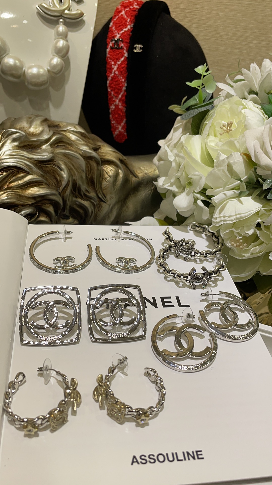 𝑪𝒉𝒂𝒏𝒆𝒍 最新款耳钉耳环耳夹合集选款

氛围感出片系列📷通勤或凹造型都🉑

专贵一件大几千没必要花冤枉钱💰