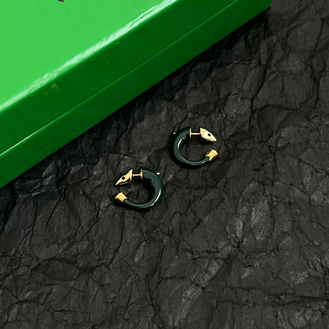 “Stunning French Elegance: A Design Hit for the Fashion-Forward Family” - 图片 4