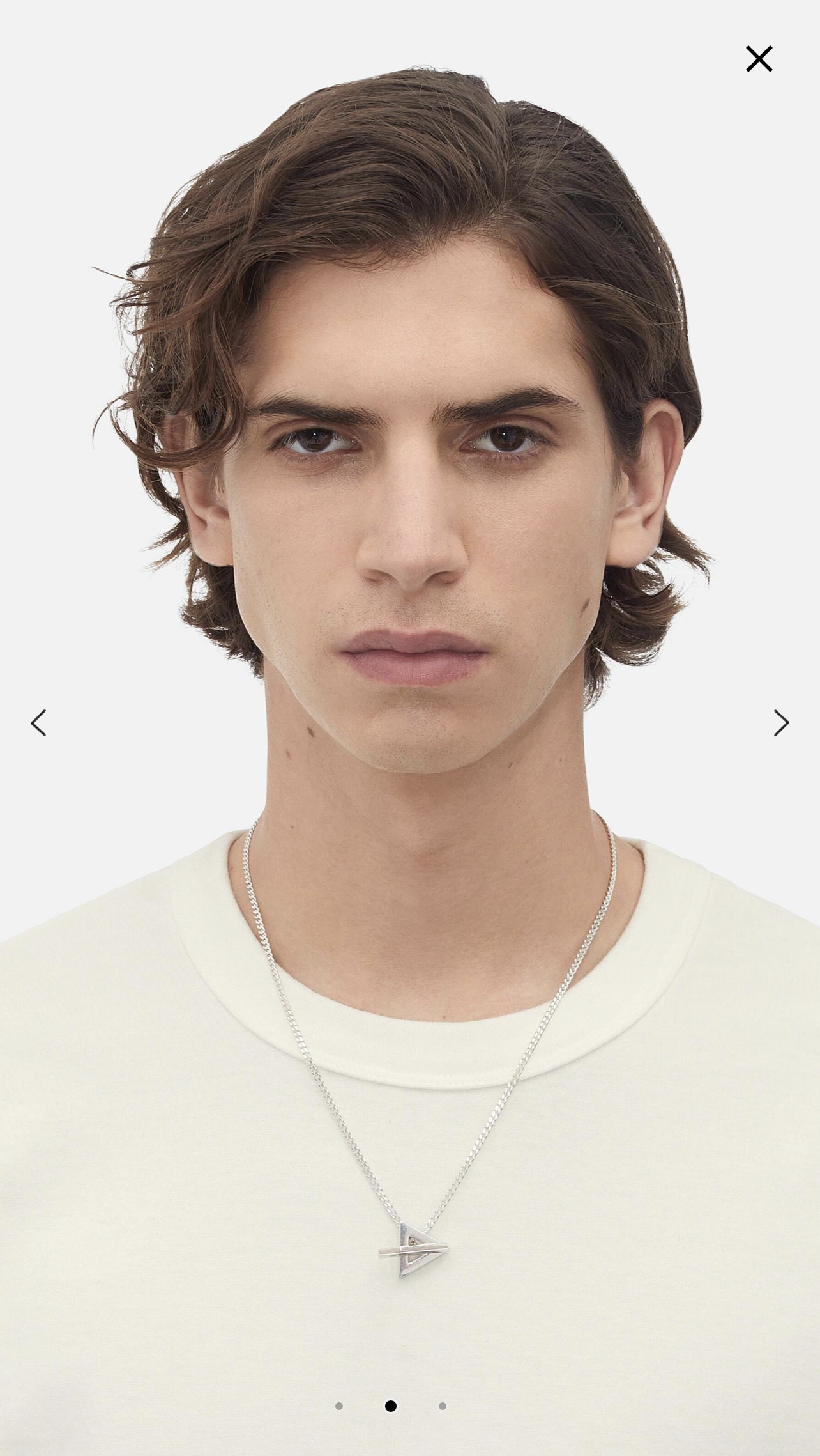 “Bottega Veneta New BV Necklace: Metal, Detail, and French Elegance” - 图片 2