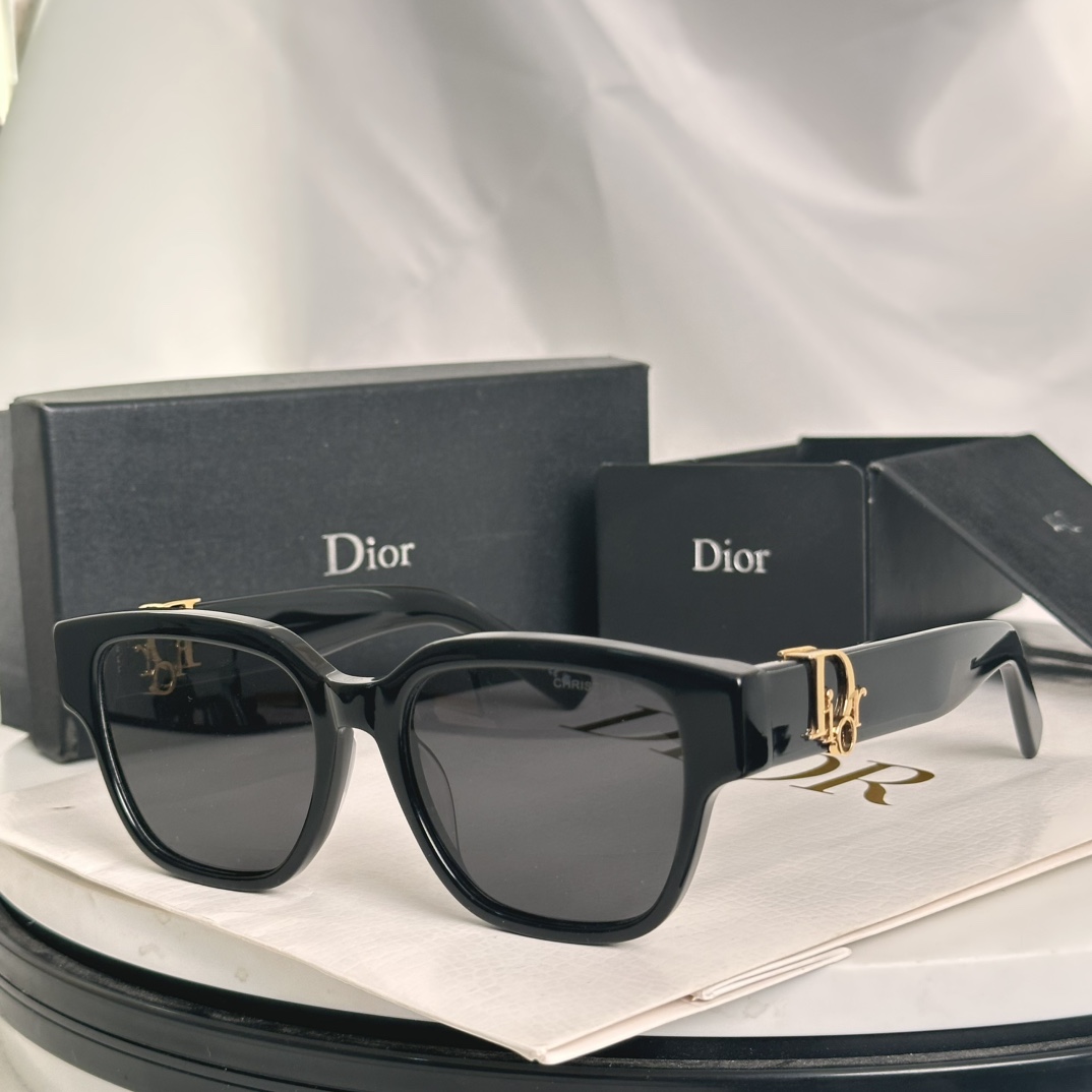  ‼️DIOR
MODEL：DiorOblique S1F
SIZE：53口19-145