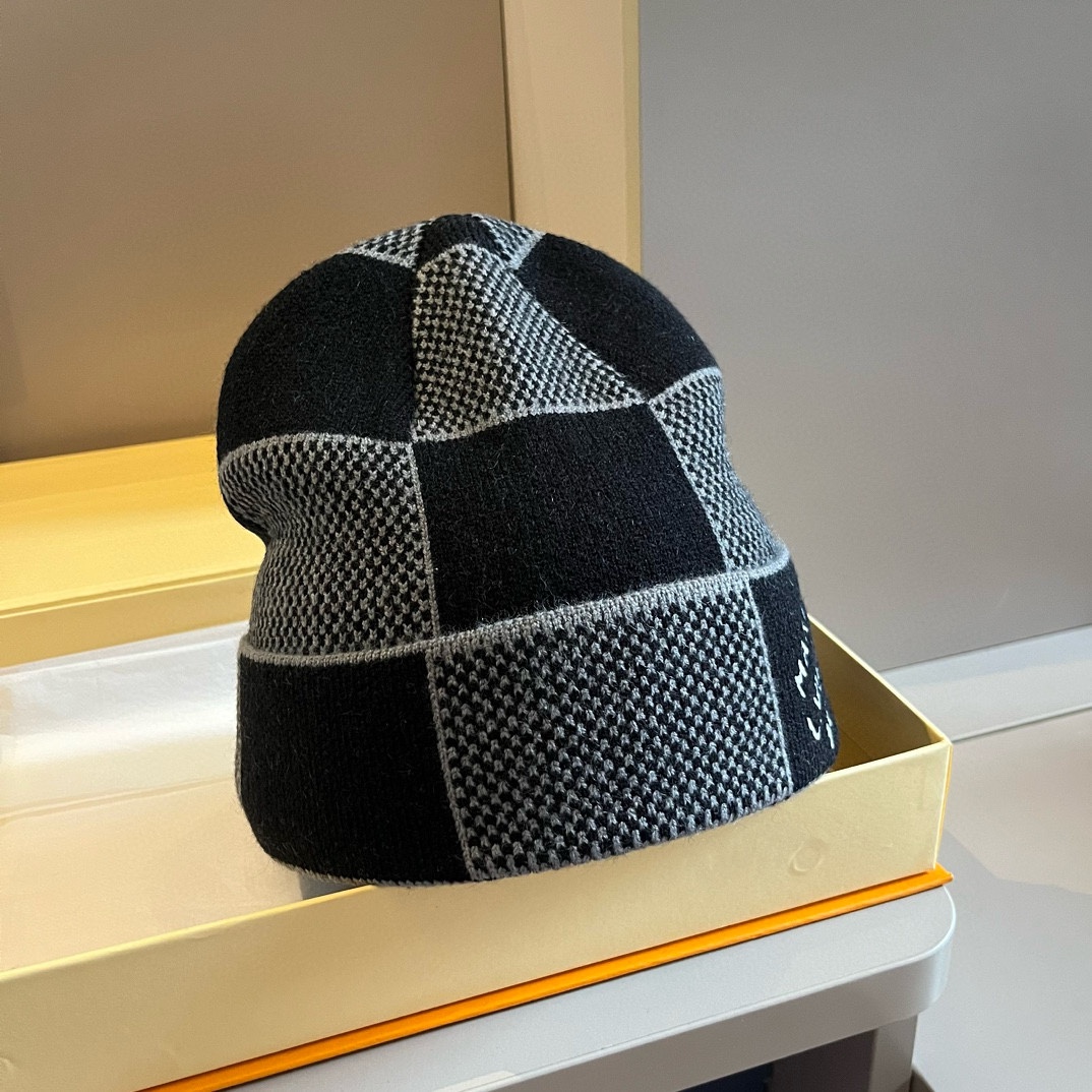 NO:219634,LV Louis Vuitton checkerboard new knitted wool hat, official hat fisherman hat baseball hat knit hat, hat, louis vuitton, louis vuitton, espadrilles, hats19860909LV路易威登棋盘格新款针织毛线帽,官方款帽子渔夫帽棒球帽针织帽,帽子,louis vuitton,louis vuitton,espadrilles,hats,hat