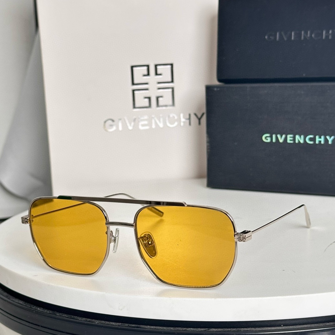  ‼️Givench*纪梵希限定系列~经典方形镜框
ModelGV40041U
Size55口19-14