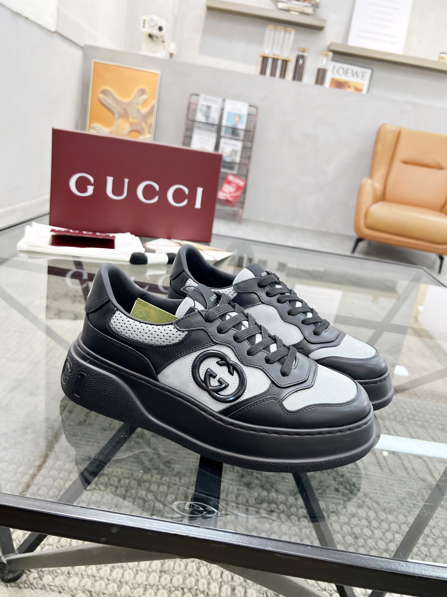 NO:222087,Brand G U C C I color original color matching Number of 38-44 Customized 45 Price Material Guqi counter synchronizes new casual shoes!  High quality Top version 1:1 made fashionable and trendy details impeccable with imported calfskin made of soft and comfortable cowhide inner foot feeling comfortable and superior quality original outsole, Guqi casual shoes, cowhide19860909品牌G U C C I 颜色原版配色 码数38-44定做45 价格 材质古奇专柜同步新品休闲鞋！高品质 顶级版本1:1制作时尚潮流细节无可挑剔采用进口小牛皮制作柔软舒适牛皮内里脚感舒适品质优越原版大底,古奇 休闲鞋,cowhide,Men's shoes