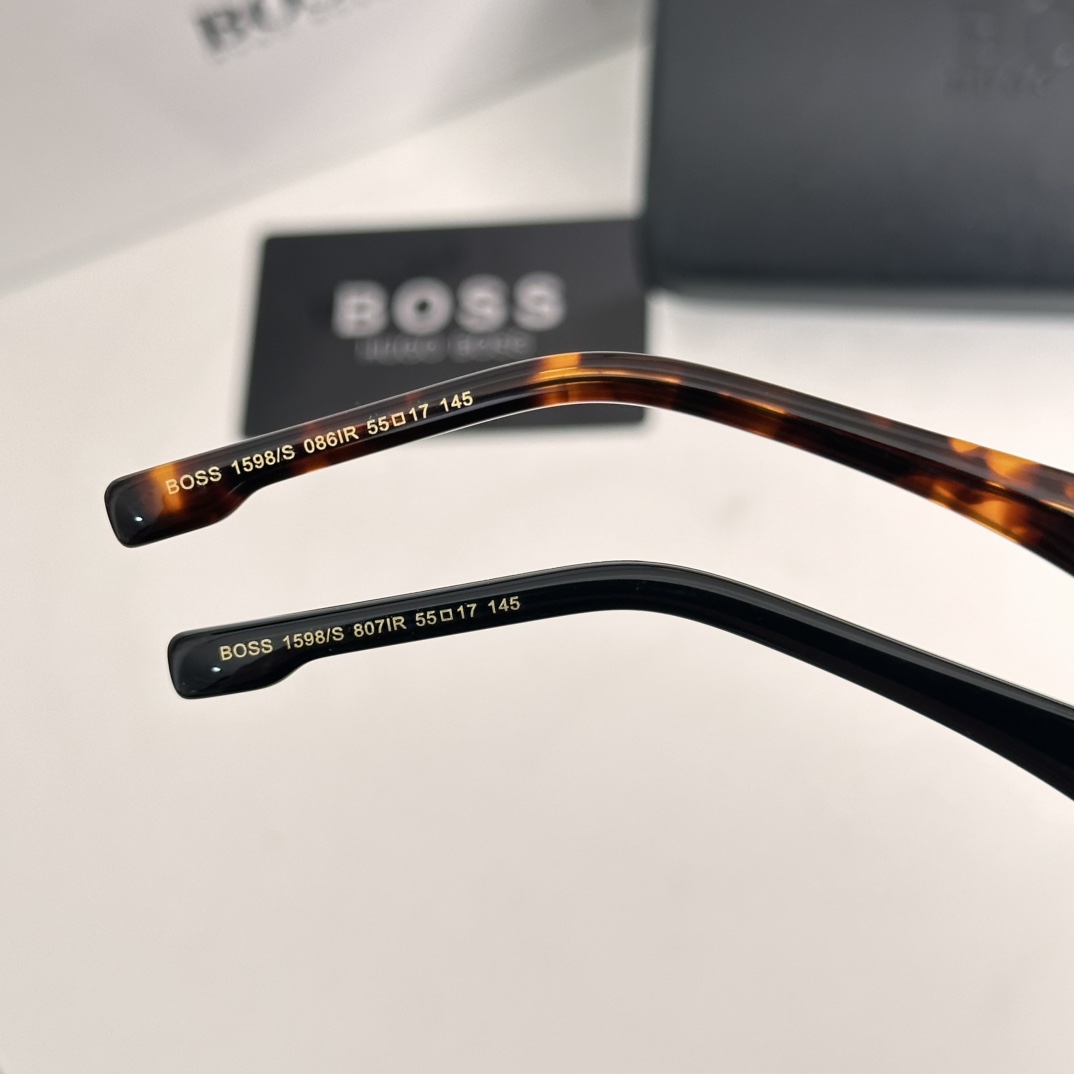  ‼️BOSS
MODEL：1598/S
SIZE：53口17-145🦇