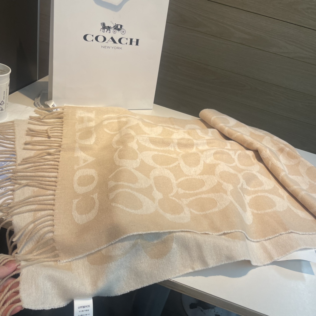 Coach Classic Logo Wool Scarf: Soft, Comfy, Reversible, 53x195cm, 97% Wool. - 图片 4