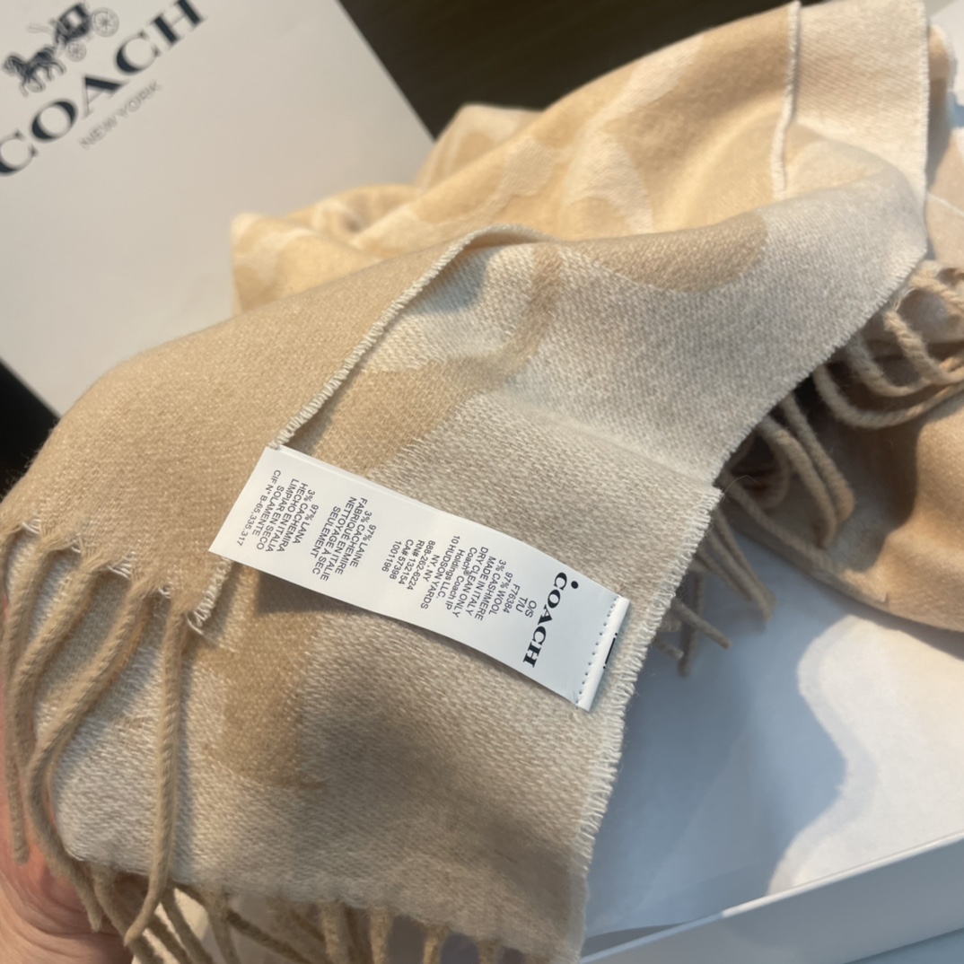Coach Classic Logo Wool Scarf: Soft, Comfy, Reversible, 53x195cm, 97% Wool. - 图片 5