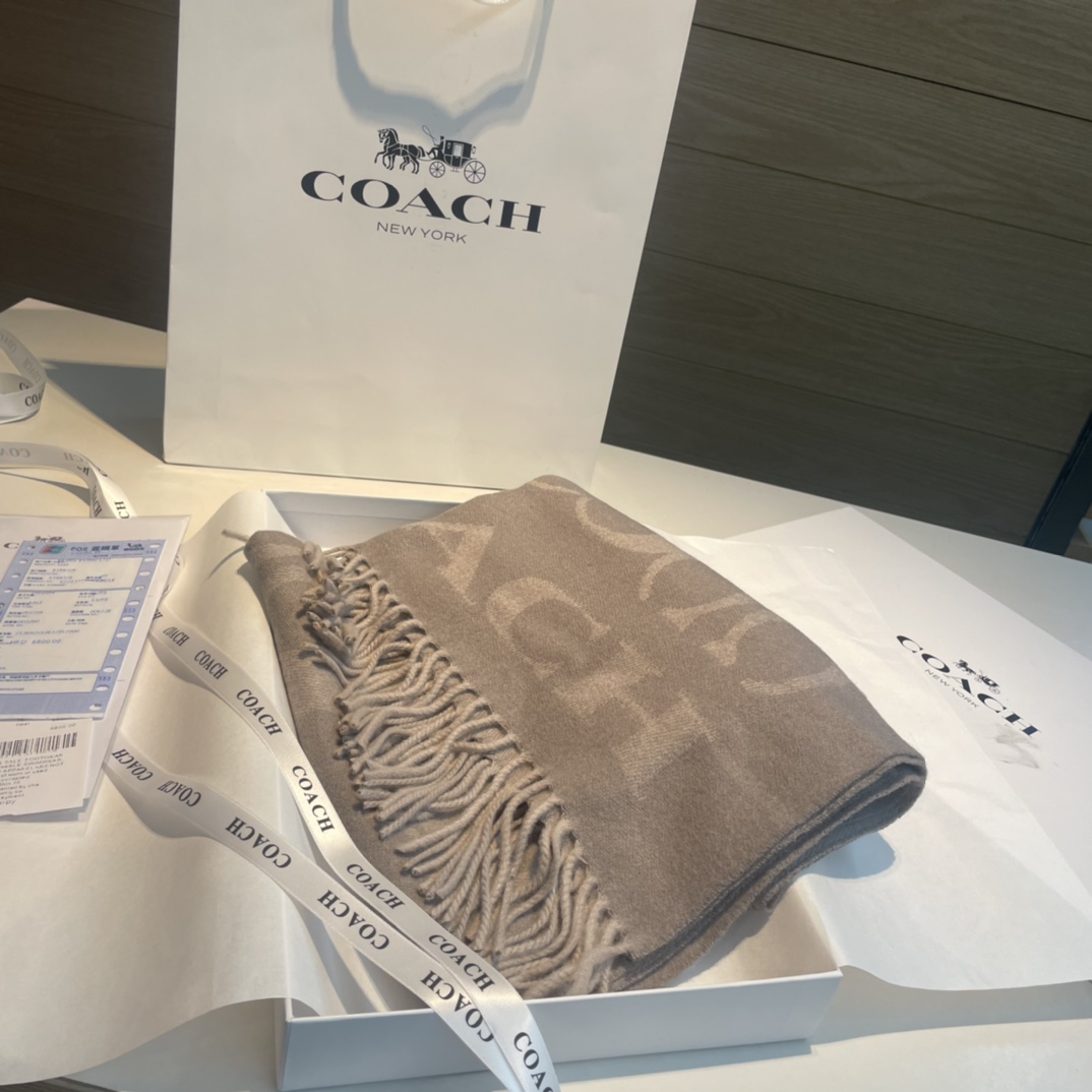 Coach Classic Logo Wool Scarf: Soft, Luxurious, Reversible Design, 53×195 cm, 97% Wool - 图片 2