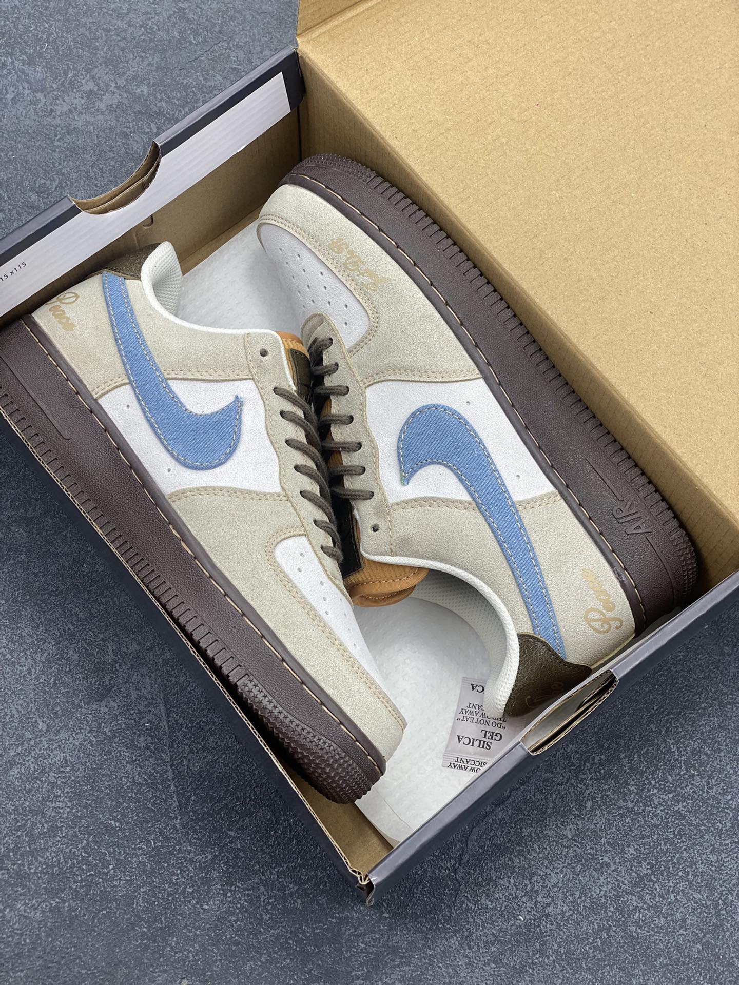 图片[9]-Nike Air Force 1 Low 空军一号低帮百搭休闲运动板鞋。柔软、弹性十足的缓震性能和出色的中底设计，横跨复古与现代的外型结合，造就出风靡全球三十多年的Force 1，直到今天还深受青睐。 货号：HQ3458-142 尺码：36 36.5 37.5 38 38.5 39 40 40.5 41 42 42.5 43 44 44.5 45-选品中心