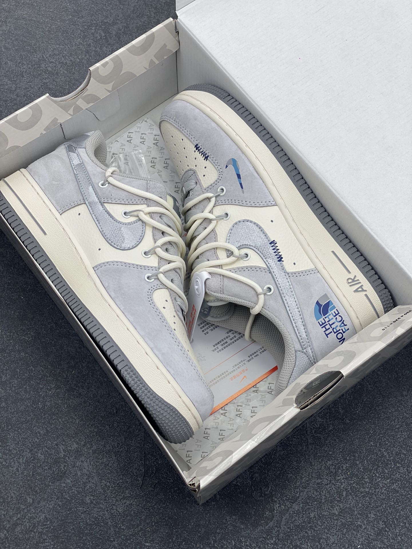 图片[9]-NIke Air Force 1 \’07 Low “北面联名——银勾抽绳”空军一号 低帮 运动鞋 休闲鞋 折边针车 工艺难度大 原楦头原纸板 原装鞋盒 定制五金配件 内置全掌气垫 原厂鞋底 货号：DM6688-016 尺码：36 36.5 37.5 38 38.5 39 40 40.5 41 42 42.5 43 44 44.5 45-选品中心