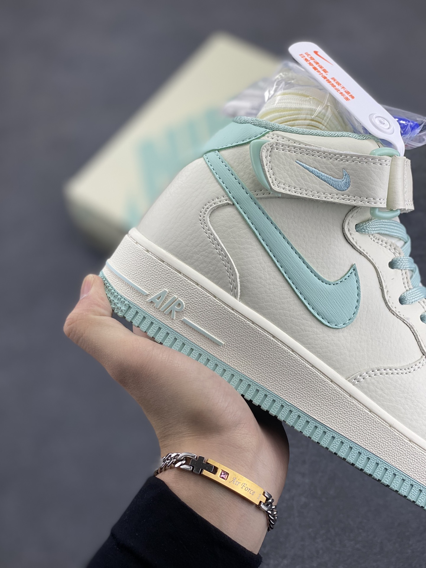 图片[6]-小红书爆款  Nike Air Force 1 MID “米冰蓝”配色高帮空军一号休闲板鞋 定制皮料 原楦原纸板 纯正空军版型 高清洁度 内置全掌气垫  货号：PA0920-708 尺码：36 36.5 37.5 38 38.5 39 40 40.5 41 42 42.5 43 44 44.5 45-选品中心