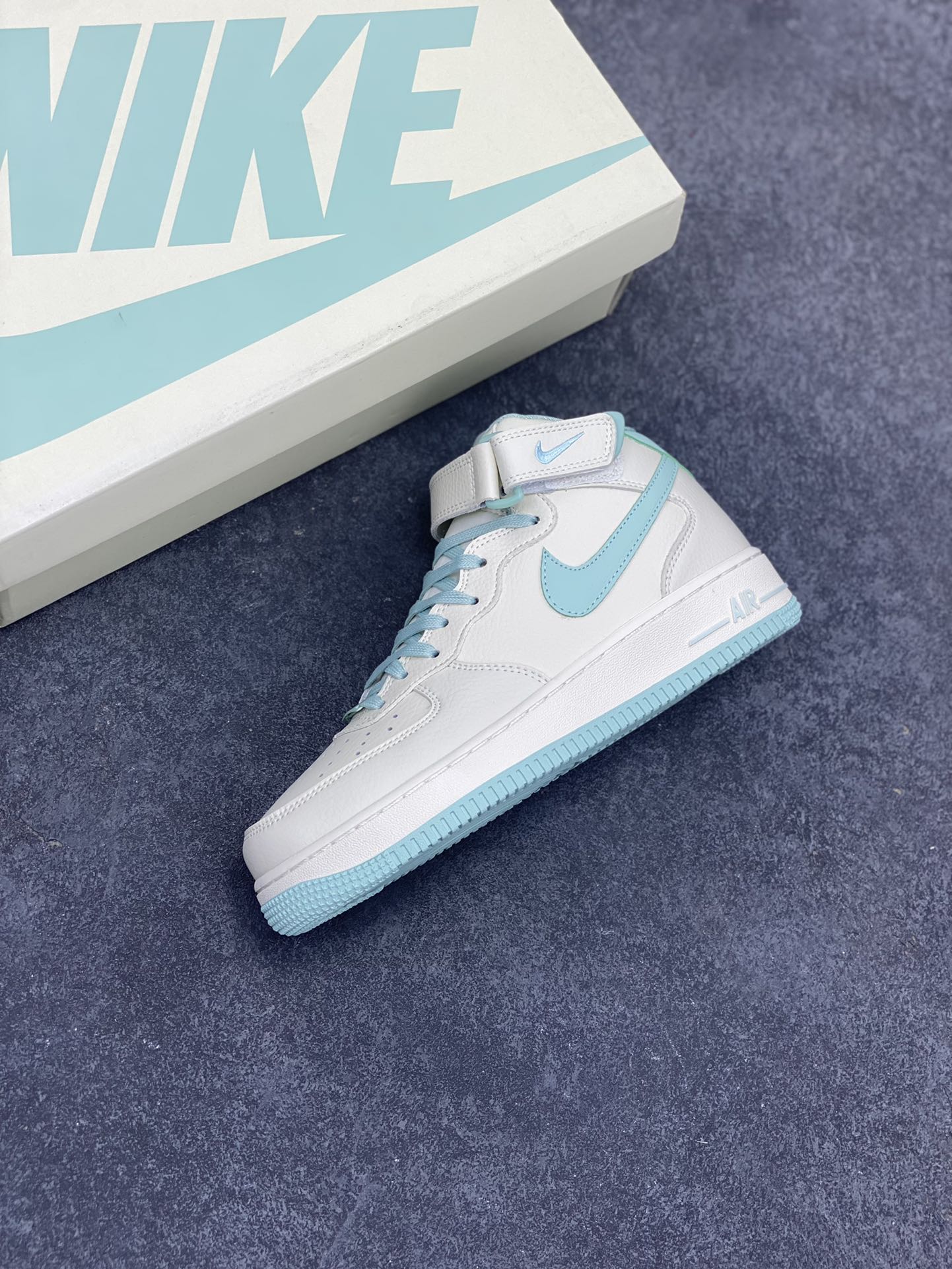 图片[7]-小红书爆款  Nike Air Force 1 MID “米冰蓝”配色高帮空军一号休闲板鞋 定制皮料 原楦原纸板 纯正空军版型 高清洁度 内置全掌气垫  货号：PA0920-708 尺码：36 36.5 37.5 38 38.5 39 40 40.5 41 42 42.5 43 44 44.5 45-选品中心