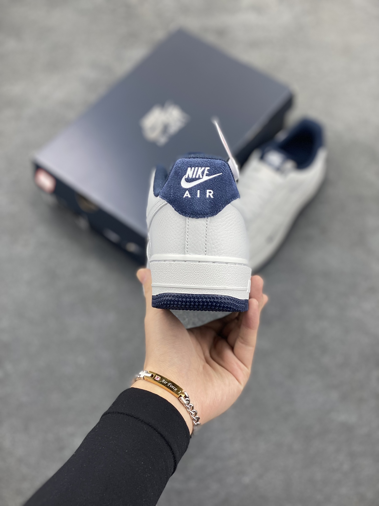 图片[4]-Air Force 1\’ 07 深蓝小勾 原楦头原纸板 打造纯正空军版型 专注外贸渠道 全掌内置蜂窝气垫 #原盒配件 原厂中底钢印、拉帮完美 货号：HM9483-001 尺码：36 36.5 37.5 38 38.5 39 40 40.5 41 42 42.5 43 44 44.5 45-选品中心