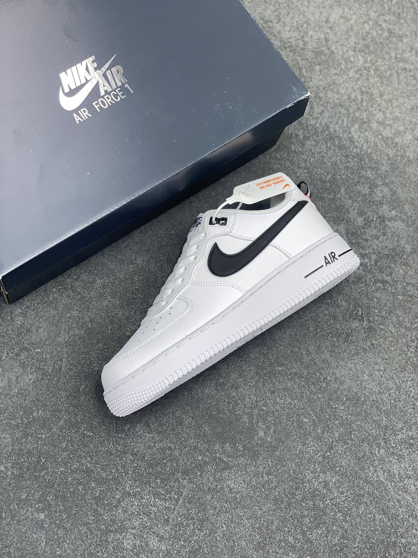 图片[7]-Air Force 1\’ 07 白黑 原楦头原纸板 打造纯正空军版型 专注外贸渠道 全掌内置蜂窝气垫 #原盒配件 原厂中底钢印、拉帮完美 货号：HV9509-100 尺码：36 36.5 37.5 38 38.5 39 40 40.5 41 42 42.5 43 44 44.5 45-选品中心