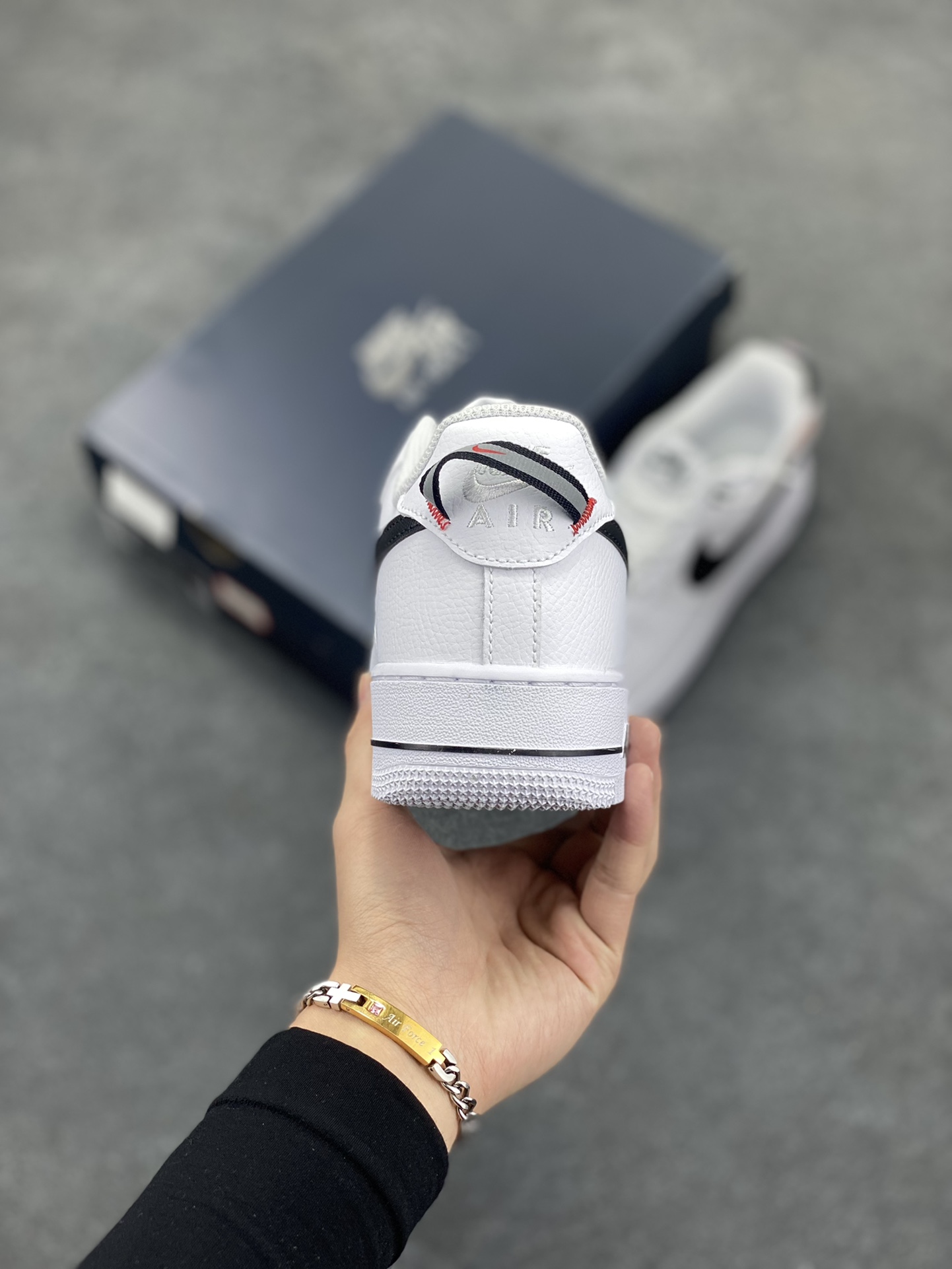 图片[4]-Air Force 1\’ 07 白黑 原楦头原纸板 打造纯正空军版型 专注外贸渠道 全掌内置蜂窝气垫 #原盒配件 原厂中底钢印、拉帮完美 货号：HV9509-100 尺码：36 36.5 37.5 38 38.5 39 40 40.5 41 42 42.5 43 44 44.5 45-选品中心