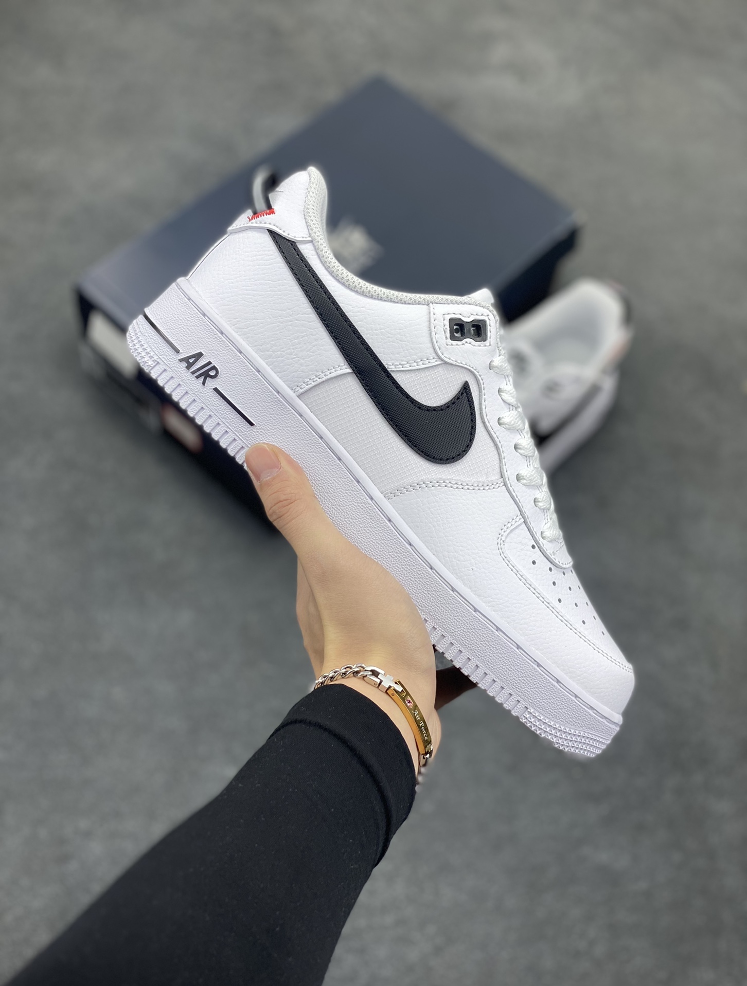 Air Force 1\’ 07 白黑 原楦头原纸板 打造纯正空军版型 专注外贸渠道 全掌内置蜂窝气垫 #原盒配件 原厂中底钢印、拉帮完美 货号:HV9509-100 尺码:36 36.5 37.5 38 38.5 39 40 40.5 41 42 42.5 43 44 44.5 45-选品中心