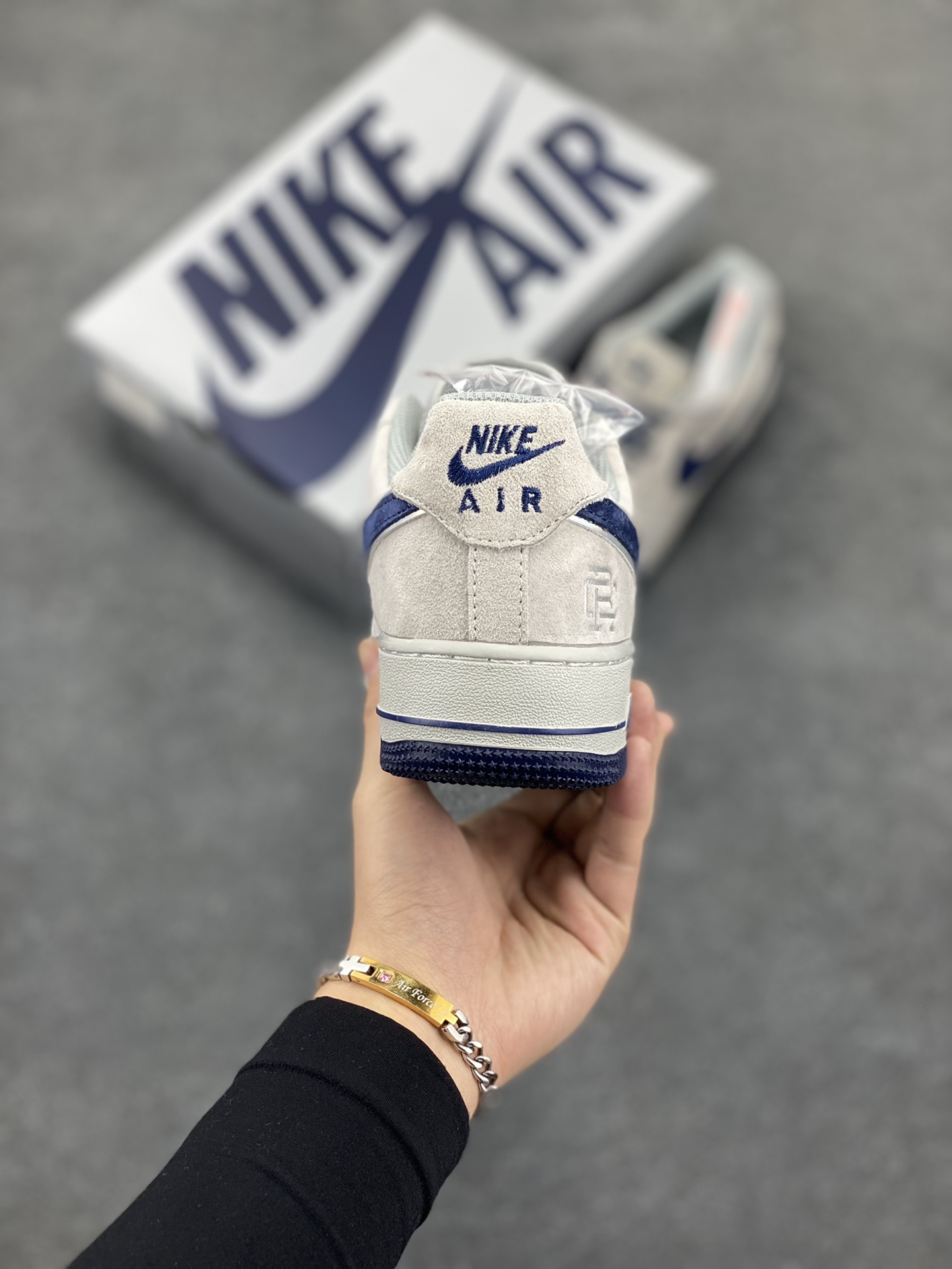 图片[4]-NIke Air Force 1 \’07 Low 麂皮深蓝卫冕冠军 小勾满天星空军一号中帮运动休闲板鞋 3M反光进口麂皮 原装鞋盒原楦头原纸板 内置全掌气垫 高清洁度 货号：WW5021-626 尺码：36 36.5 37.5 38 38.5 39 40 40.5 41 42 42.5 43 44 44.5 45-选品中心