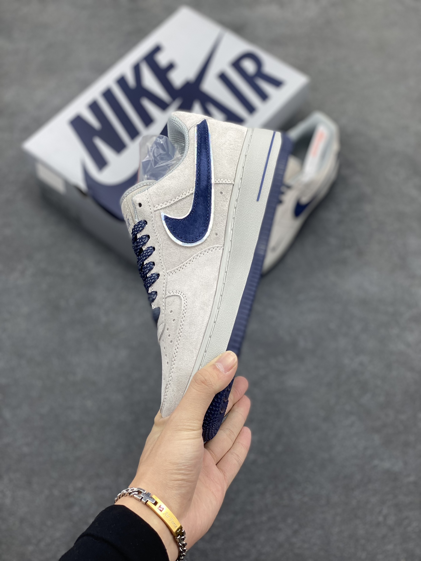 图片[3]-NIke Air Force 1 \’07 Low 麂皮深蓝卫冕冠军 小勾满天星空军一号中帮运动休闲板鞋 3M反光进口麂皮 原装鞋盒原楦头原纸板 内置全掌气垫 高清洁度 货号：WW5021-626 尺码：36 36.5 37.5 38 38.5 39 40 40.5 41 42 42.5 43 44 44.5 45-选品中心