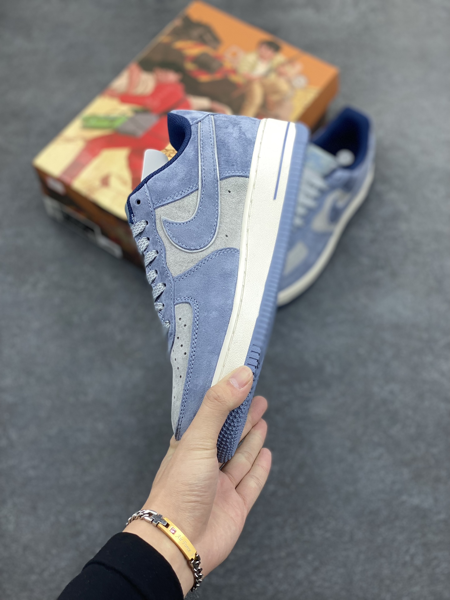 图片[3]-AKIRA×Nike Air Force 1 Low ’07 蓝灰 头成麂皮 满天星配色 空军一号低帮休闲板鞋 原厂麂皮 原楦原纸板 纯正版型 正品NFC感应芯片 高清洁度 内置全掌气垫 货号：DD9969-536 尺码：36 36.5 37.5 38 38.5 39 40 40.5 41 42 42.5 43 44 44.5 45-选品中心