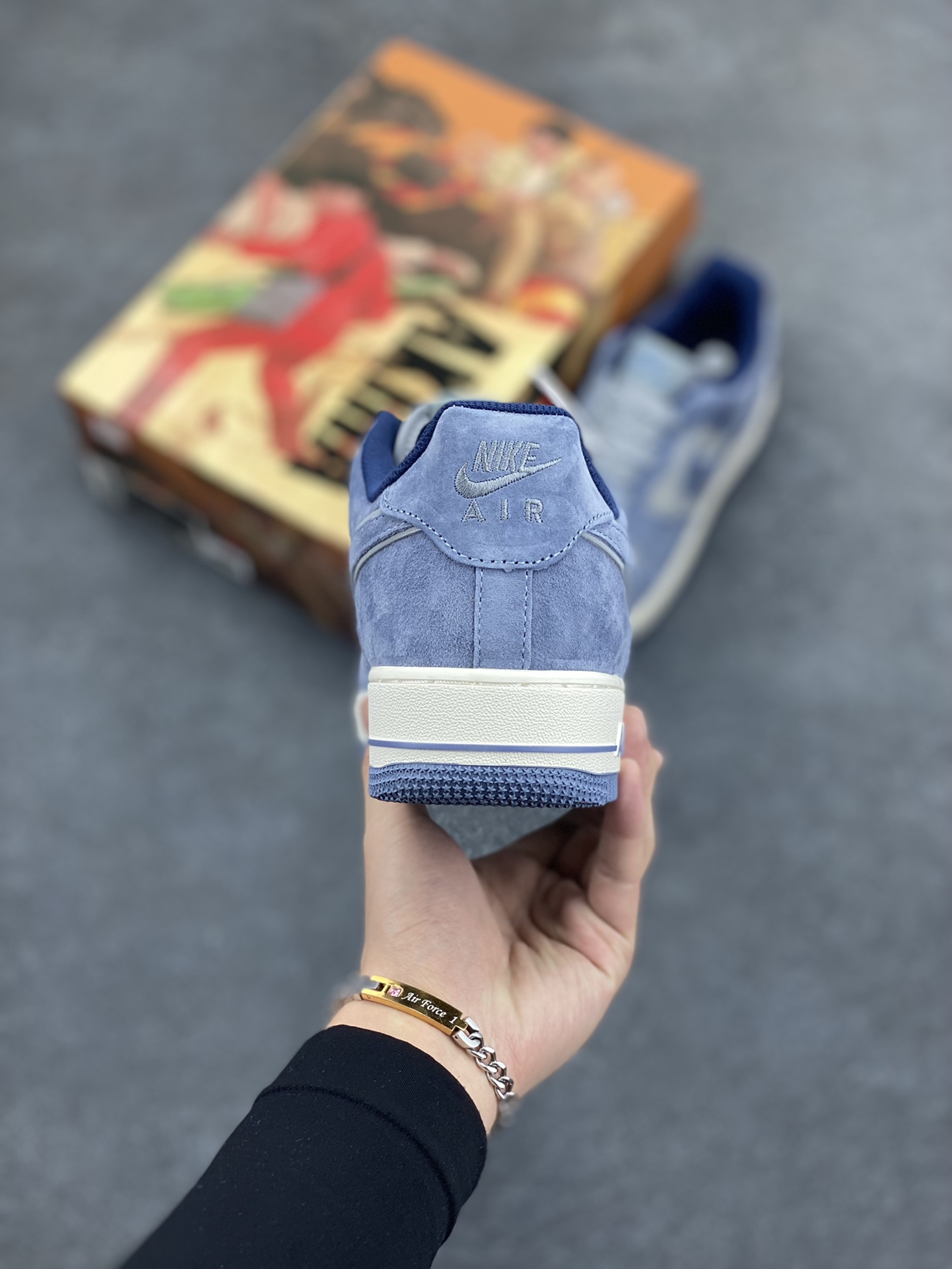 图片[4]-AKIRA×Nike Air Force 1 Low ’07 蓝灰 头成麂皮 满天星配色 空军一号低帮休闲板鞋 原厂麂皮 原楦原纸板 纯正版型 正品NFC感应芯片 高清洁度 内置全掌气垫 货号：DD9969-536 尺码：36 36.5 37.5 38 38.5 39 40 40.5 41 42 42.5 43 44 44.5 45-选品中心