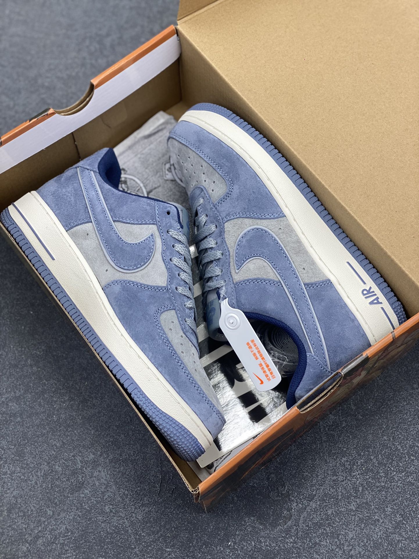 图片[9]-AKIRA×Nike Air Force 1 Low ’07 蓝灰 头成麂皮 满天星配色 空军一号低帮休闲板鞋 原厂麂皮 原楦原纸板 纯正版型 正品NFC感应芯片 高清洁度 内置全掌气垫 货号：DD9969-536 尺码：36 36.5 37.5 38 38.5 39 40 40.5 41 42 42.5 43 44 44.5 45-选品中心