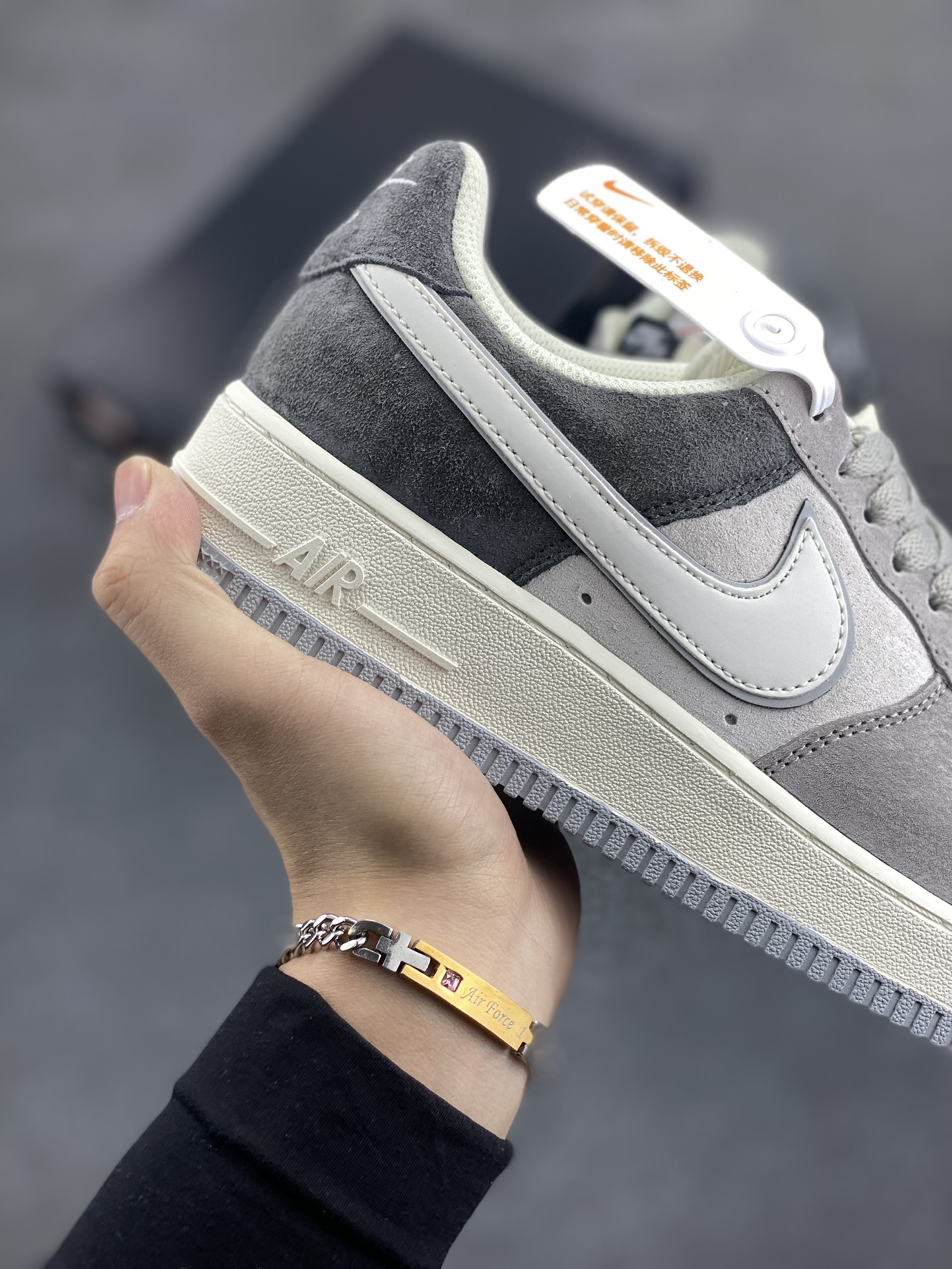 图片[6]-Nike Air Force 1 Low ’07 米灰黑配色 空军一号低帮休闲板鞋 原厂麂皮 3M反光 原楦原纸板 纯正版型 正品NFC感应芯片 高清洁度 内置全掌气垫 货号：DW0831-896 尺码：36 36.5 37.5 38 38.5 39 40 40.5 41 42 42.5 43 44 44.5 45-选品中心
