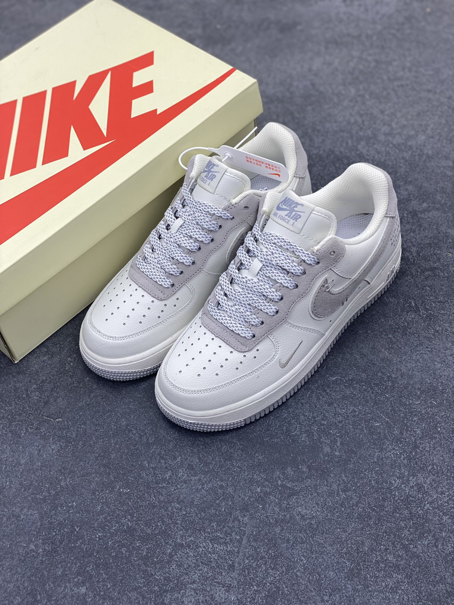 图片[8]-NIKE Air Force1 L .0w X Anti Social Social Club (ASSC) 联名空军一号板鞋 美式街头潮牌Anti Social Social Club正式NIKEAirForce1合作联名原楦头原纸板打造纯正低帮空军版型原盒配件拉帮完美大厂纯原品质出货清洁度电绣工艺皮料切割干净无任何毛边细节完美 货号：SC-987611 尺码：36 36.5 37.5 38 38.5 39 40 40.5 41 42 42.5 43 44 44.5 45-选品中心