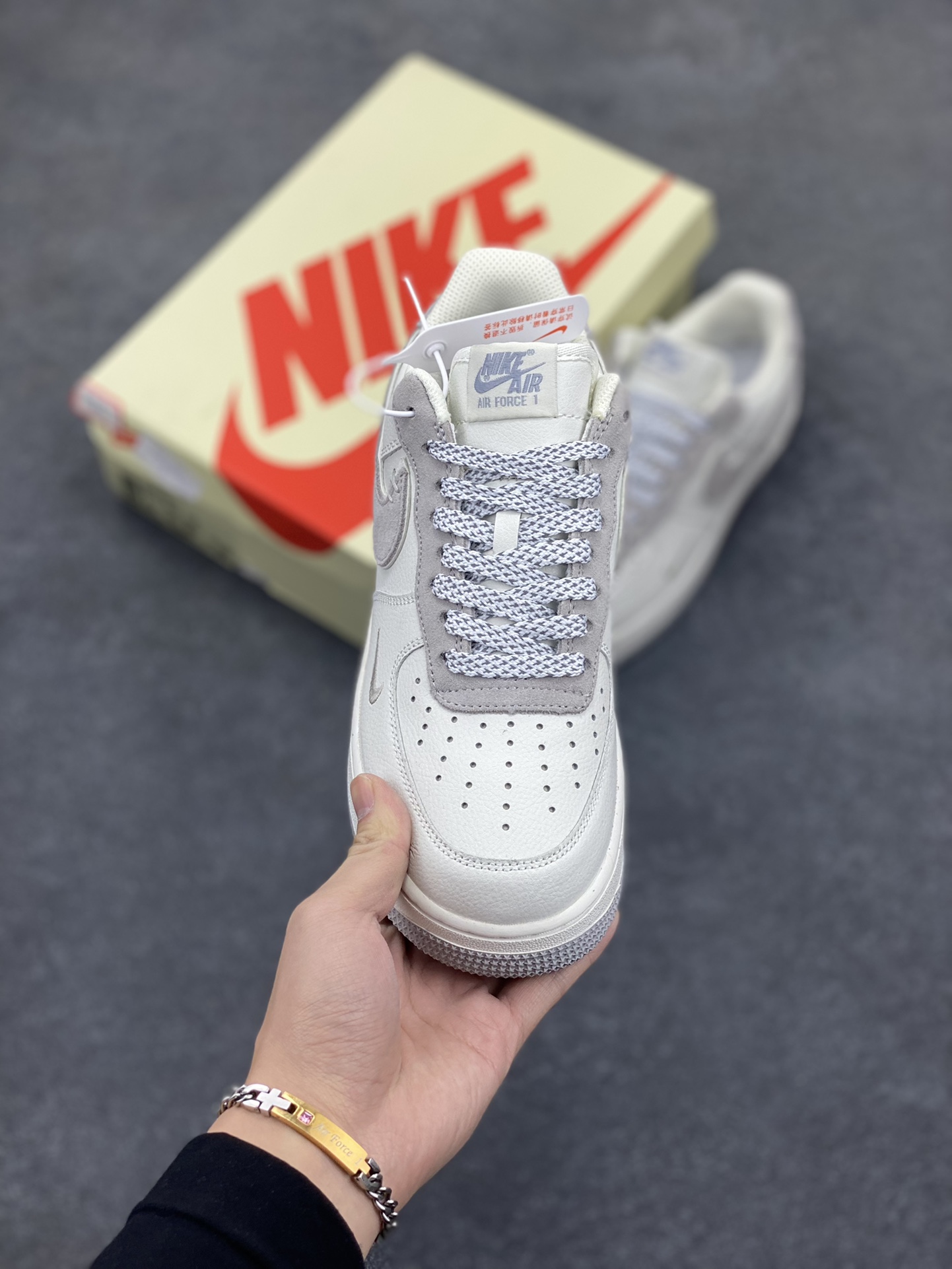 图片[2]-NIKE Air Force1 L .0w X Anti Social Social Club (ASSC) 联名空军一号板鞋 美式街头潮牌Anti Social Social Club正式NIKEAirForce1合作联名原楦头原纸板打造纯正低帮空军版型原盒配件拉帮完美大厂纯原品质出货清洁度电绣工艺皮料切割干净无任何毛边细节完美 货号：SC-987611 尺码：36 36.5 37.5 38 38.5 39 40 40.5 41 42 42.5 43 44 44.5 45-选品中心