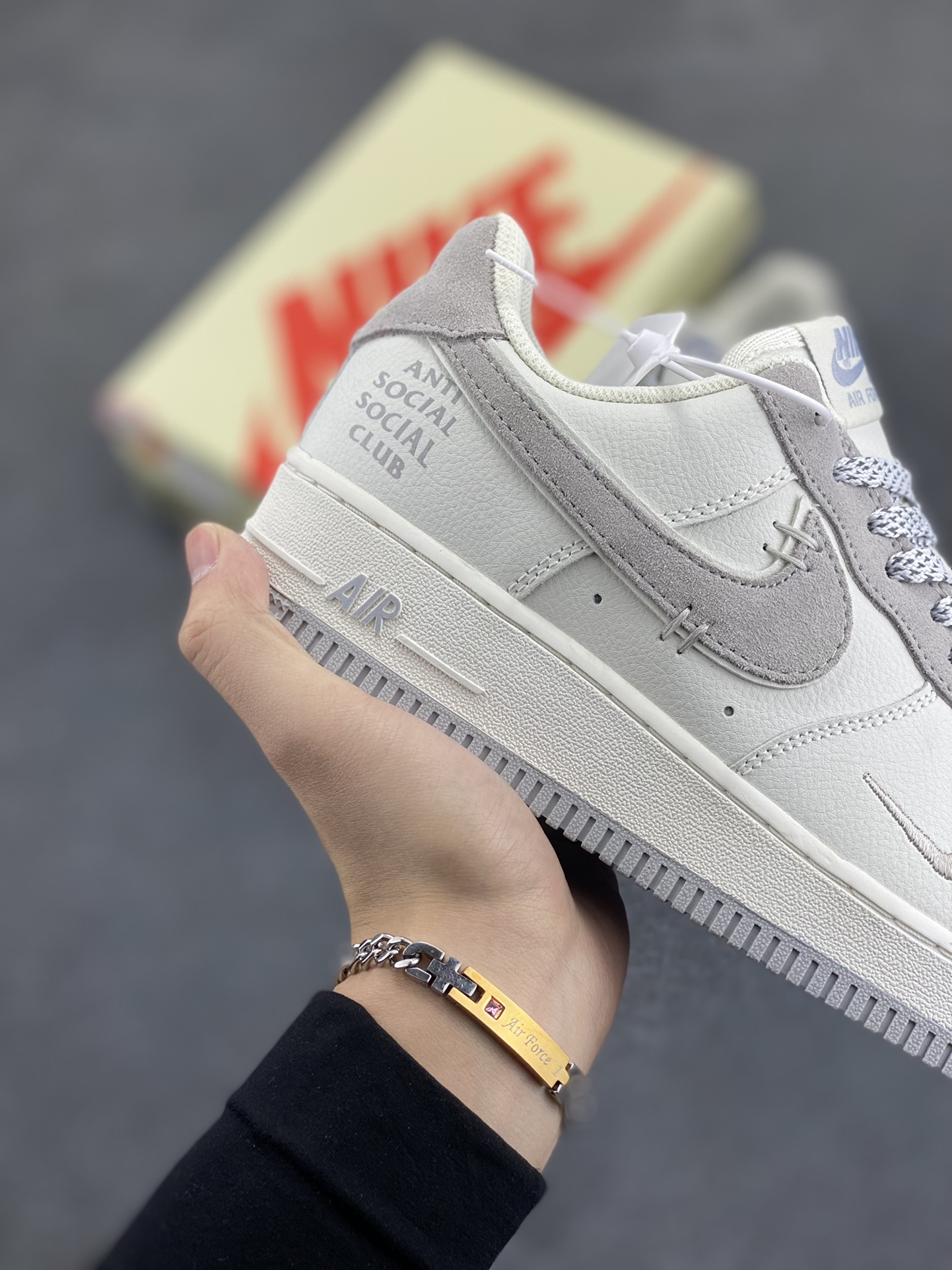 图片[6]-NIKE Air Force1 L .0w X Anti Social Social Club (ASSC) 联名空军一号板鞋 美式街头潮牌Anti Social Social Club正式NIKEAirForce1合作联名原楦头原纸板打造纯正低帮空军版型原盒配件拉帮完美大厂纯原品质出货清洁度电绣工艺皮料切割干净无任何毛边细节完美 货号：SC-987611 尺码：36 36.5 37.5 38 38.5 39 40 40.5 41 42 42.5 43 44 44.5 45-选品中心