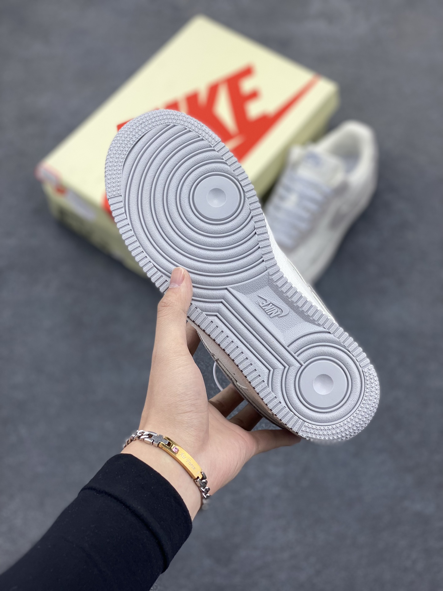 图片[5]-NIKE Air Force1 L .0w X Anti Social Social Club (ASSC) 联名空军一号板鞋 美式街头潮牌Anti Social Social Club正式NIKEAirForce1合作联名原楦头原纸板打造纯正低帮空军版型原盒配件拉帮完美大厂纯原品质出货清洁度电绣工艺皮料切割干净无任何毛边细节完美 货号：SC-987611 尺码：36 36.5 37.5 38 38.5 39 40 40.5 41 42 42.5 43 44 44.5 45-选品中心