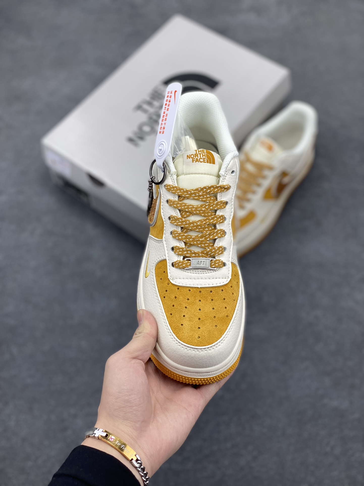 图片[2]-NIke Air Force 1 \’07 Low “北面联名”空军一号 低帮 运动鞋 休闲鞋 折边针车 工艺难度大 原楦头原纸板 原装鞋盒 定制五金配件 内置全掌气垫 原厂鞋底 货号：QY6818-539 尺码：36 36.5 37.5 38 38.5 39 40 40.5 41 42 42.5 43 44 44.5 45-选品中心