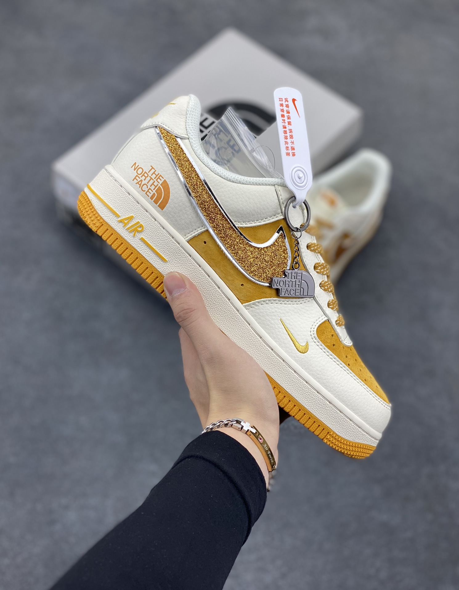NIke Air Force 1 \’07 Low “北面联名”空军一号 低帮 运动鞋 休闲鞋 折边针车 工艺难度大 原楦头原纸板 原装鞋盒 定制五金配件 内置全掌气垫 原厂鞋底 货号:QY6818-539 尺码:36 36.5 37.5 38 38.5 39 40 40.5 41 42 42.5 43 44 44.5 45-选品中心