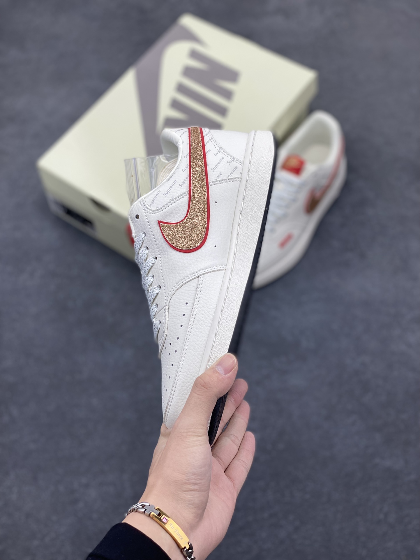 图片[3]-海外爆款 ZP订单 NIKE EBERNON Low prm 小空军低帮百搭透气休闲运动板鞋 独家头层版本 原数据独家私模大底 纯正版型 清洁度完美 货号：FD5188-126 尺码：36 36.5 37.5 38 38.5 39 40 40.5 41 42 42.5 43 44 44.5 45-选品中心