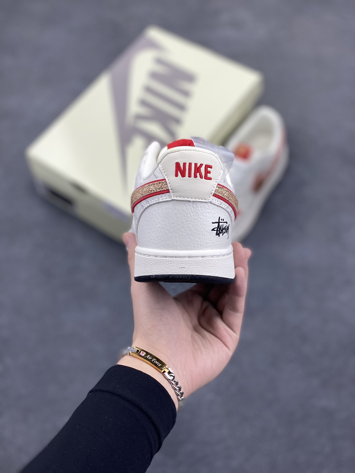 图片[4]-海外爆款 ZP订单 NIKE EBERNON Low prm 小空军低帮百搭透气休闲运动板鞋 独家头层版本 原数据独家私模大底 纯正版型 清洁度完美 货号：FD5188-126 尺码：36 36.5 37.5 38 38.5 39 40 40.5 41 42 42.5 43 44 44.5 45-选品中心