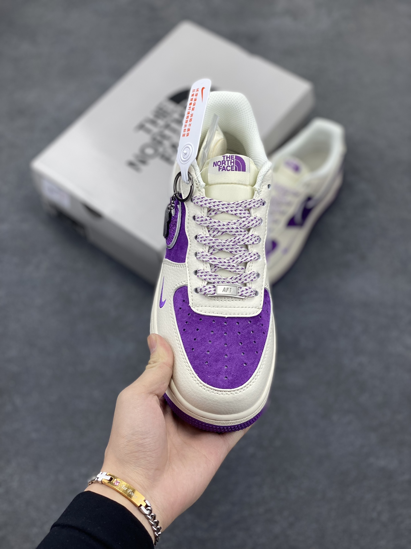 图片[2]-NIke Air Force 1 \’07 Low “北面联名”空军一号 低帮 运动鞋 休闲鞋 折边针车 工艺难度大 原楦头原纸板 原装鞋盒 定制五金配件 内置全掌气垫 原厂鞋底 货号：QY6818-536 尺码：36 36.5 37.5 38 38.5 39 40 40.5 41 42 42.5 43 44 44.5 45-选品中心