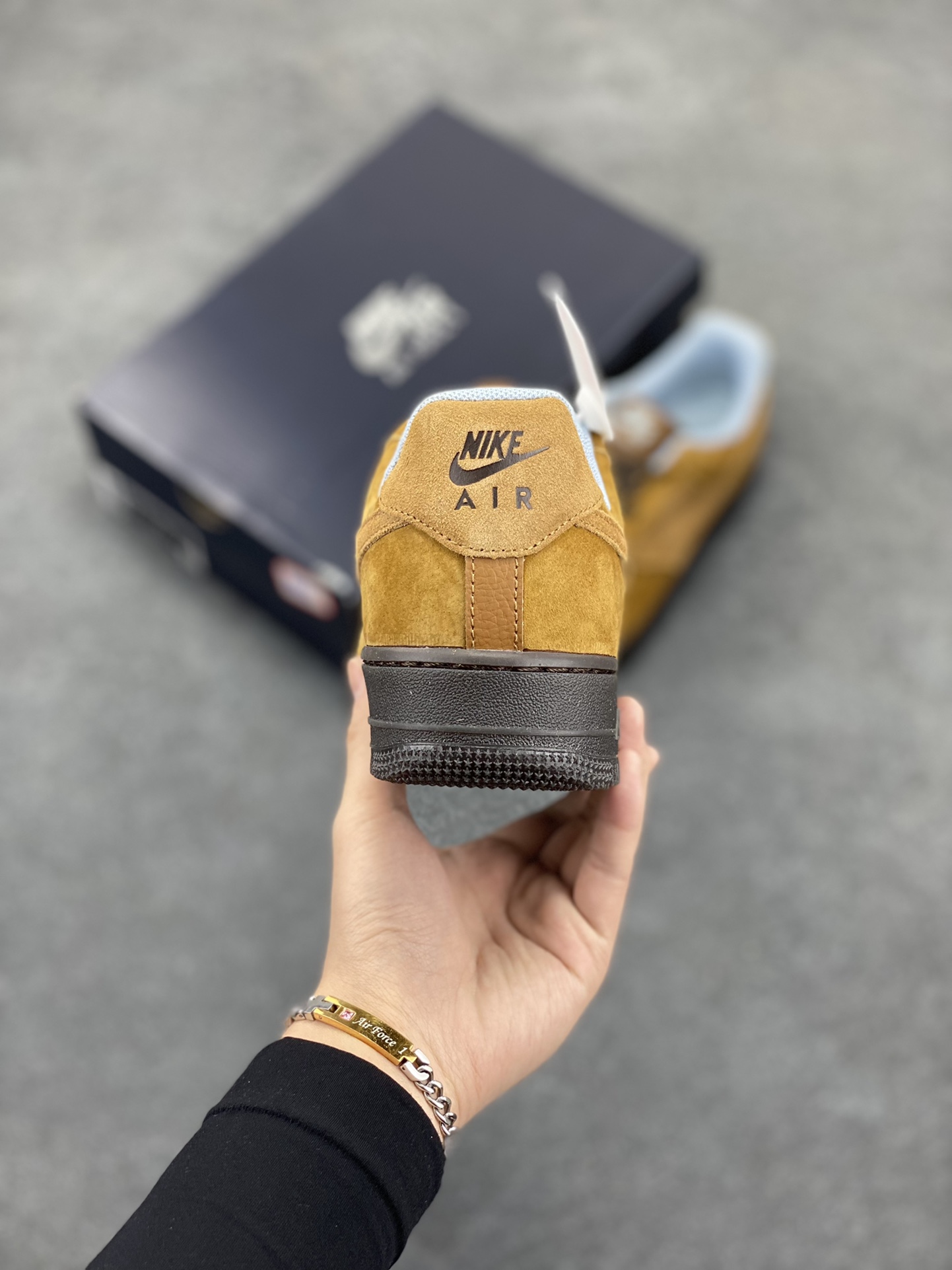 图片[4]-Air Force 1\’ 07 棕褐 原楦头原纸板 打造纯正空军版型 专注外贸渠道 全掌内置蜂窝气垫 #原盒配件 原厂中底钢印、拉帮完美 货号：IB4617-222 尺码：36 36.5 37.5 38 38.5 39 40 40.5 41 42 42.5 43 44 44.5 45-选品中心