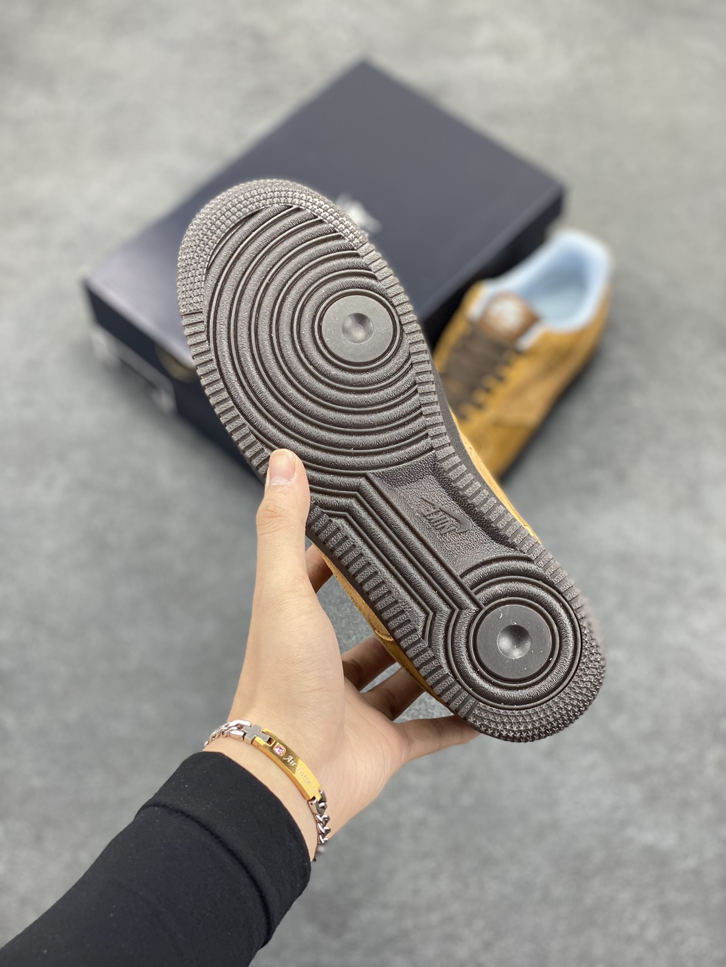 图片[5]-Air Force 1\’ 07 棕褐 原楦头原纸板 打造纯正空军版型 专注外贸渠道 全掌内置蜂窝气垫 #原盒配件 原厂中底钢印、拉帮完美 货号：IB4617-222 尺码：36 36.5 37.5 38 38.5 39 40 40.5 41 42 42.5 43 44 44.5 45-选品中心