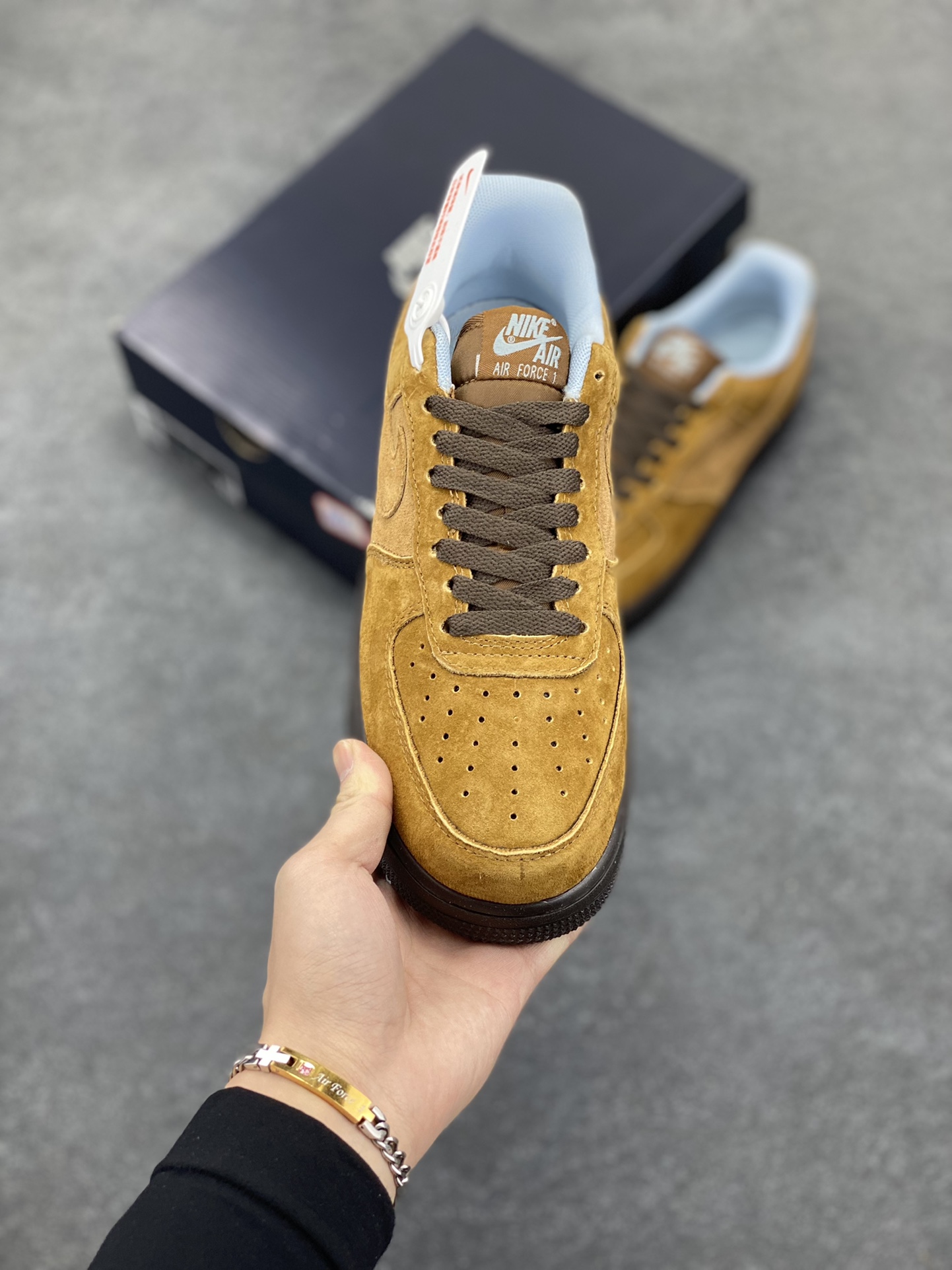 图片[2]-Air Force 1\’ 07 棕褐 原楦头原纸板 打造纯正空军版型 专注外贸渠道 全掌内置蜂窝气垫 #原盒配件 原厂中底钢印、拉帮完美 货号：IB4617-222 尺码：36 36.5 37.5 38 38.5 39 40 40.5 41 42 42.5 43 44 44.5 45-选品中心