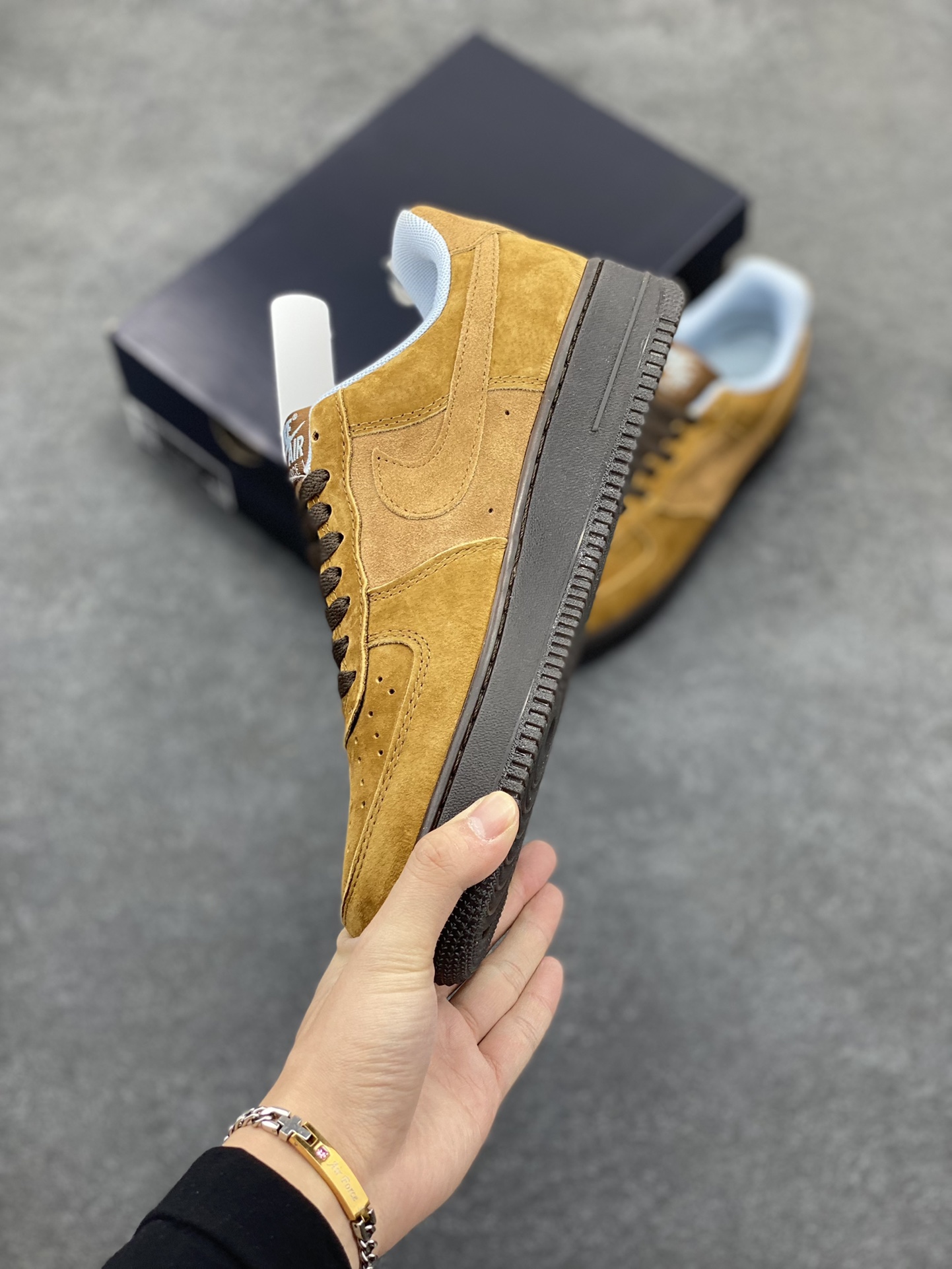 图片[3]-Air Force 1\’ 07 棕褐 原楦头原纸板 打造纯正空军版型 专注外贸渠道 全掌内置蜂窝气垫 #原盒配件 原厂中底钢印、拉帮完美 货号：IB4617-222 尺码：36 36.5 37.5 38 38.5 39 40 40.5 41 42 42.5 43 44 44.5 45-选品中心