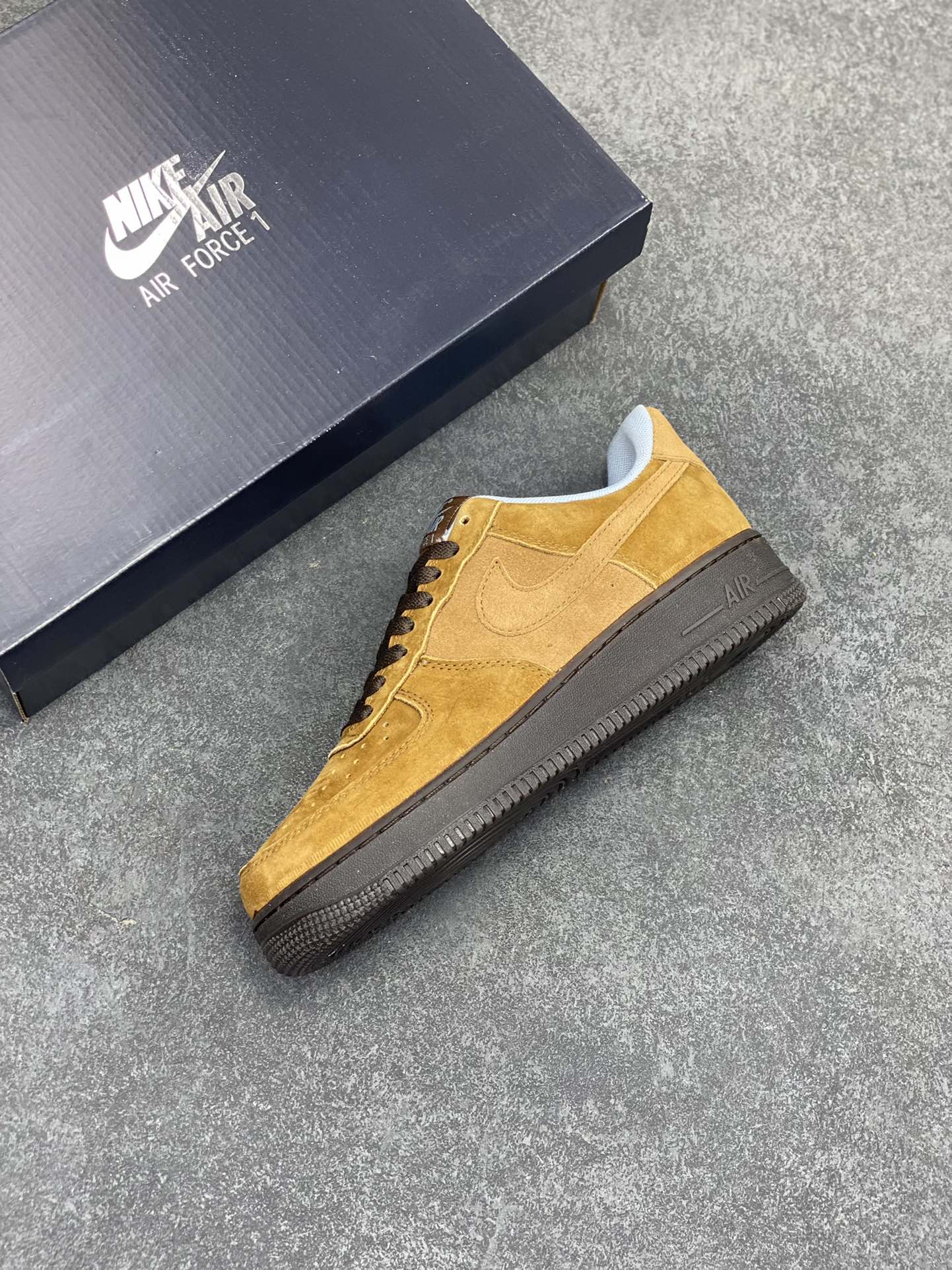 图片[7]-Air Force 1\’ 07 棕褐 原楦头原纸板 打造纯正空军版型 专注外贸渠道 全掌内置蜂窝气垫 #原盒配件 原厂中底钢印、拉帮完美 货号：IB4617-222 尺码：36 36.5 37.5 38 38.5 39 40 40.5 41 42 42.5 43 44 44.5 45-选品中心