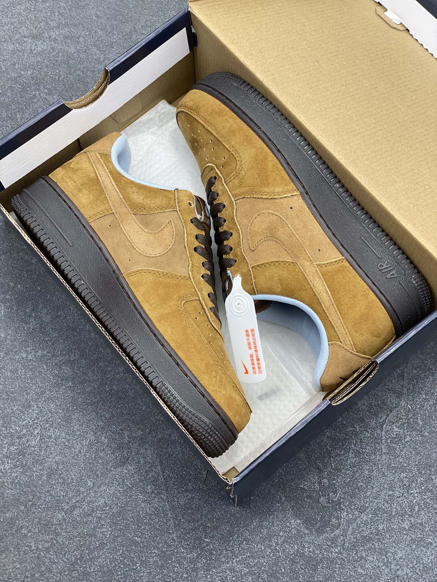 图片[9]-Air Force 1\’ 07 棕褐 原楦头原纸板 打造纯正空军版型 专注外贸渠道 全掌内置蜂窝气垫 #原盒配件 原厂中底钢印、拉帮完美 货号：IB4617-222 尺码：36 36.5 37.5 38 38.5 39 40 40.5 41 42 42.5 43 44 44.5 45-选品中心