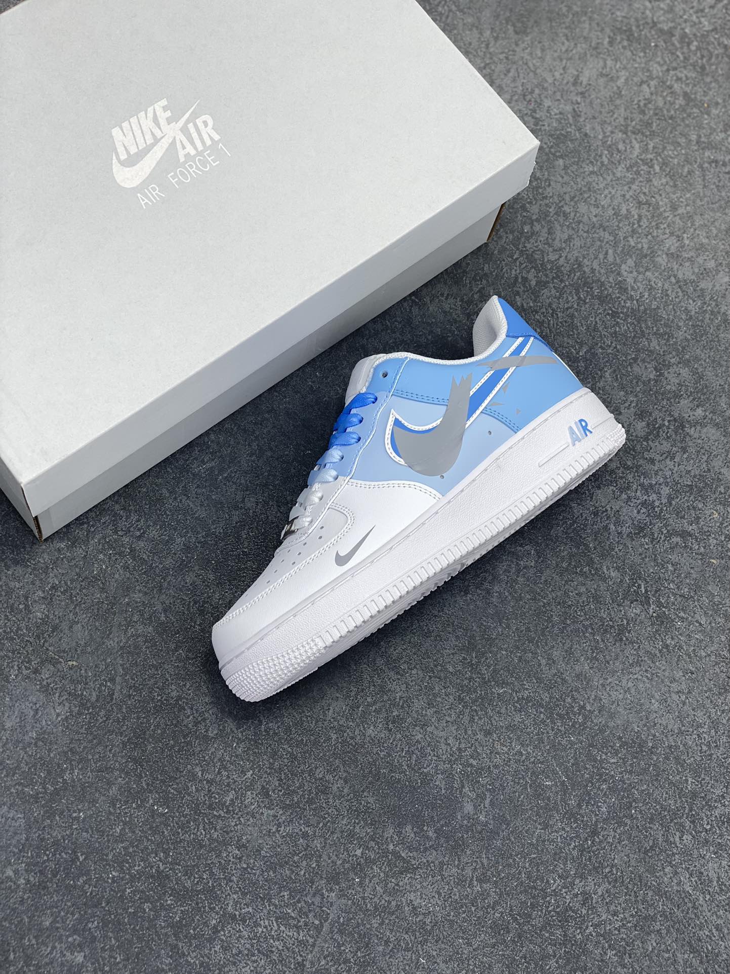 图片[7]-“二次元断勾”订制空军一号板鞋 该定制版球鞋选用原鞋款Nike Air Force 1\’07空军一号低帮休，设计灵感来源于二次元漫画风，鞋面手绘渐变的蓝色色块，加上断勾设计，十分吸睛，整体配色简约，上脚百搭! 货号：CW2288-952 尺码：36 36.5 37.5 38 38.5 39 40 40.5 41 42 42.5 43 44 44.5 45-选品中心