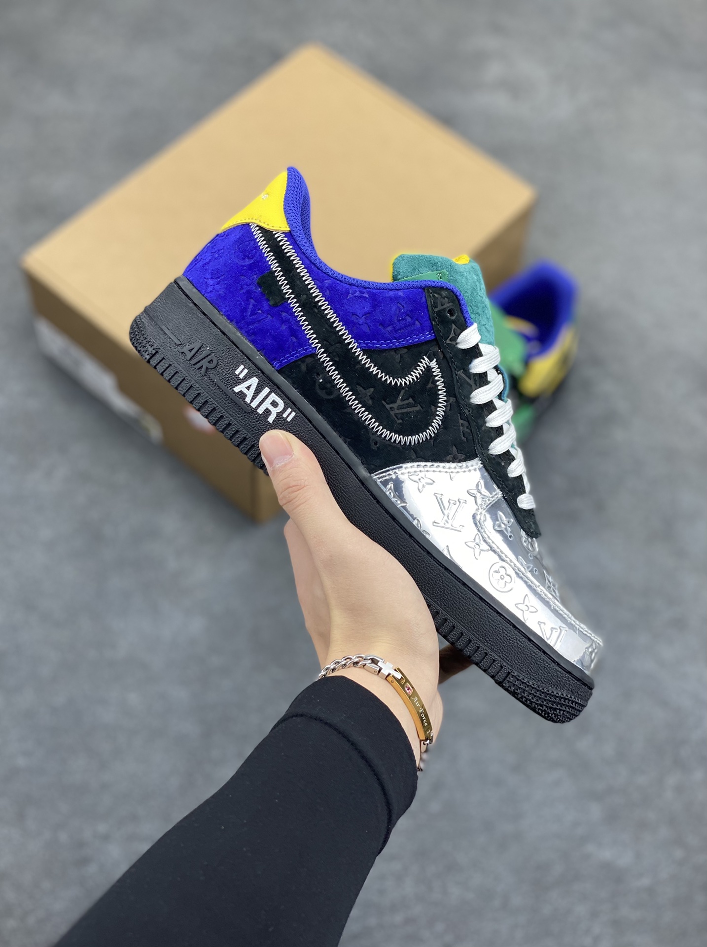 HY版本💯  Lv x Nike Air Force 1 Low 路易斯威登驴牌LV联名 空军一号低帮运动休闲板鞋 原楦头原纸板 打造纯正空军版型#专注外贸渠道 全掌内置蜂窝气垫 #原盒配件 中底钢印、拉帮完美 货号：1A9VCH 尺码：35.5 36 36.5 37.5 38 38.5 39 40 40.5 41 42 42.5 43 44 44.5 45-选品中心
