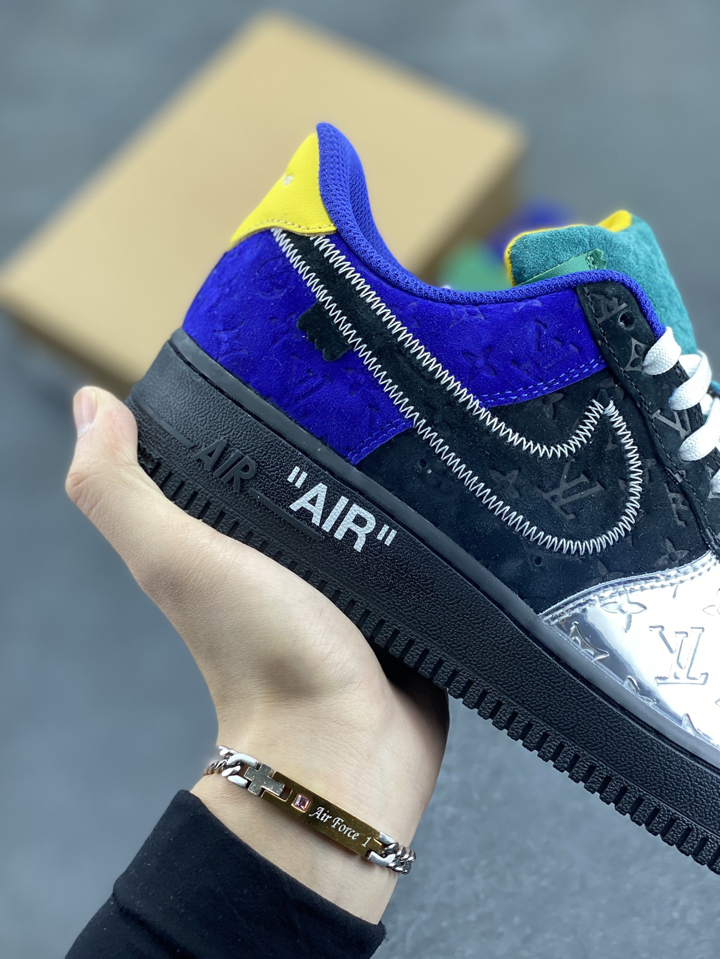 图片[6]-HY版本💯  Lv x Nike Air Force 1 Low 路易斯威登驴牌LV联名 空军一号低帮运动休闲板鞋 原楦头原纸板 打造纯正空军版型#专注外贸渠道 全掌内置蜂窝气垫 #原盒配件 中底钢印、拉帮完美 货号：1A9VCH 尺码：35.5 36 36.5 37.5 38 38.5 39 40 40.5 41 42 42.5 43 44 44.5 45-选品中心