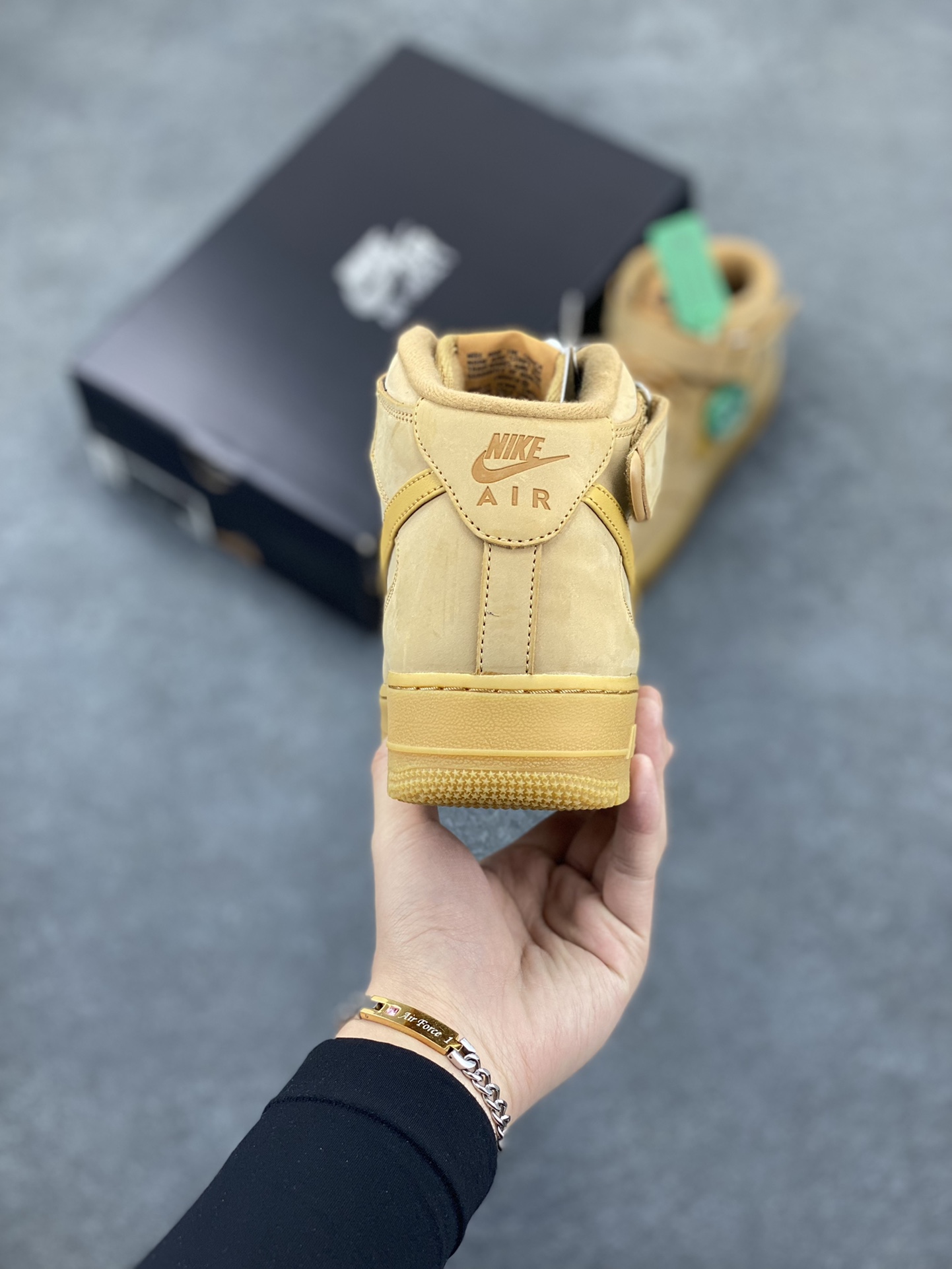 图片[4]-HY版本💯 Nike Air Force 1\’07 空军一号休闲运动板鞋 中帮小麦二代 原楦头原纸板 打造纯正空军版型#专注外贸渠道 全掌内置蜂窝气垫 #原盒配件 原厂中底钢印、拉帮完美 货号：DJ9158-200 尺码：35.5 36 36.5 37.5 38 38.5 39 40 40.5 41 42 42.5 43 44 44.5 45 46 47-选品中心