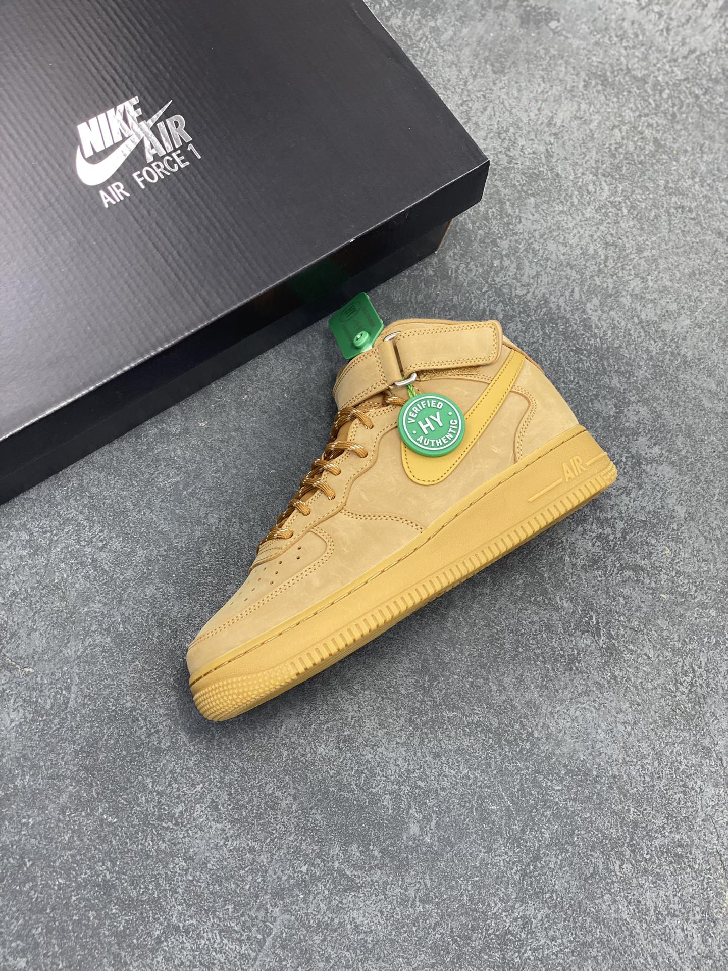 图片[7]-HY版本💯 Nike Air Force 1\’07 空军一号休闲运动板鞋 中帮小麦二代 原楦头原纸板 打造纯正空军版型#专注外贸渠道 全掌内置蜂窝气垫 #原盒配件 原厂中底钢印、拉帮完美 货号：DJ9158-200 尺码：35.5 36 36.5 37.5 38 38.5 39 40 40.5 41 42 42.5 43 44 44.5 45 46 47-选品中心