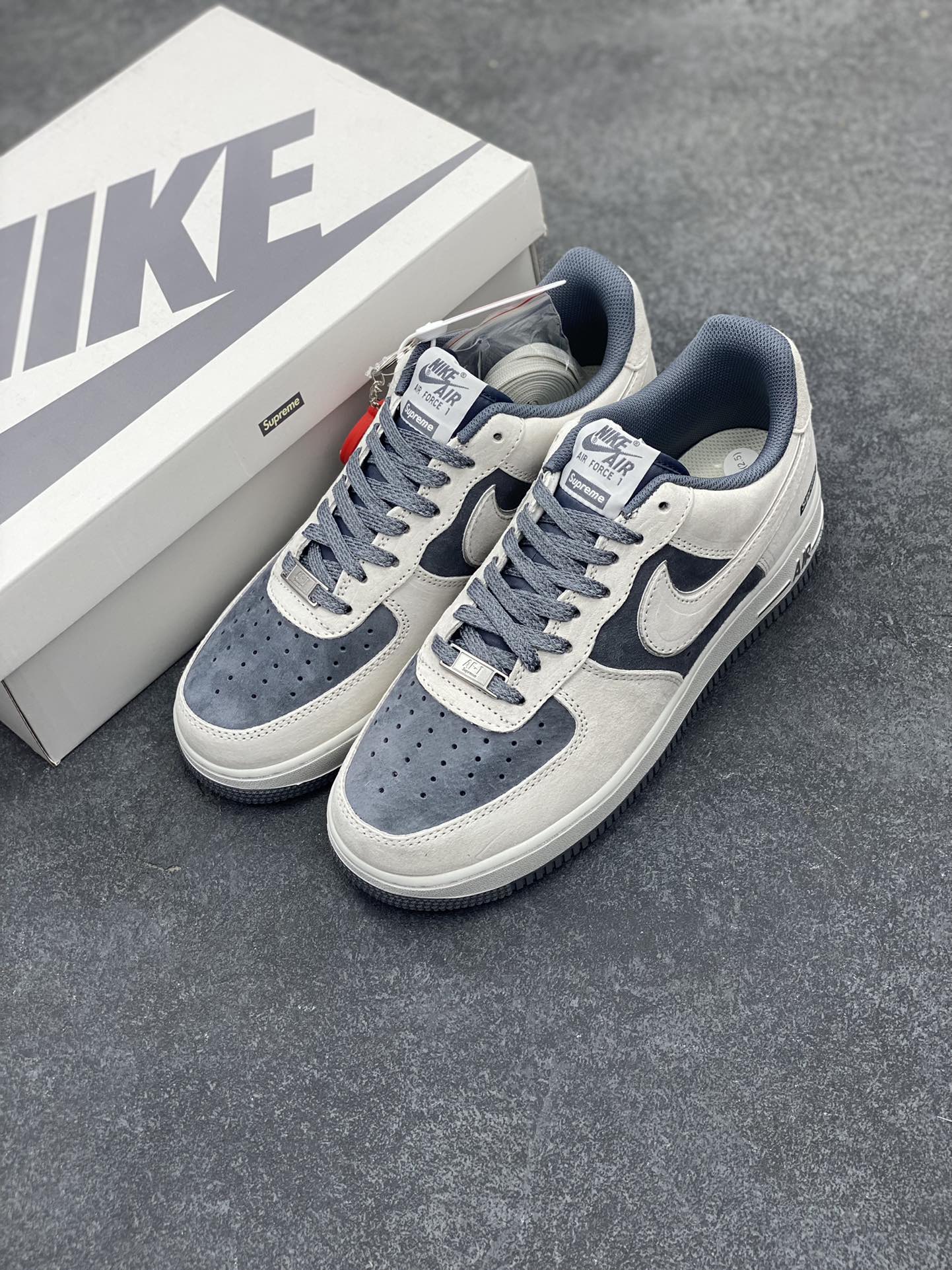 图片[8]-Nike Air Force 1 07 Low “深灰色”全麂皮supreme联名秋冬 空军一号低帮休闲板鞋 3M反光 定制皮料 原盒原包装 原楦头原纸板 纯正版型 正品NFC感应芯片 内置全掌气垫 货号：ME2392-107 尺码：36 36.5 37.5 38 38.5 39 40 40.5 41 42 42.5 43 44 44.5 45-选品中心