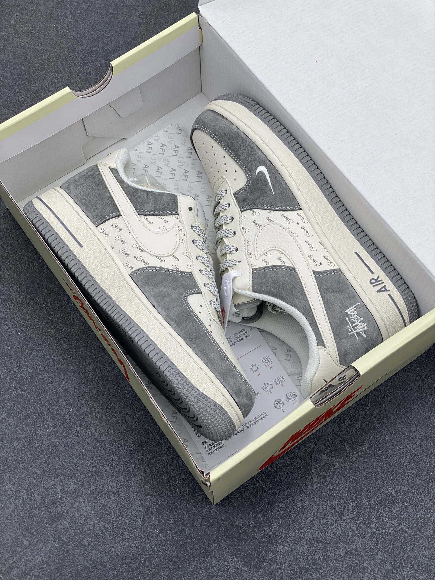 图片[9]-NIke Air Force 1 \’07 Low “斯图西——简约灰”空军一号 低帮 运动鞋 休闲鞋 折边针车 工艺难度大 原楦头原纸板 原装鞋盒 定制五金配件 内置全掌气垫 原厂鞋底 货号：XZ6188-672 尺码：36 36.5 37.5 38 38.5 39 40 40.5 41 42 42.5 43 44 44.5 45-选品中心