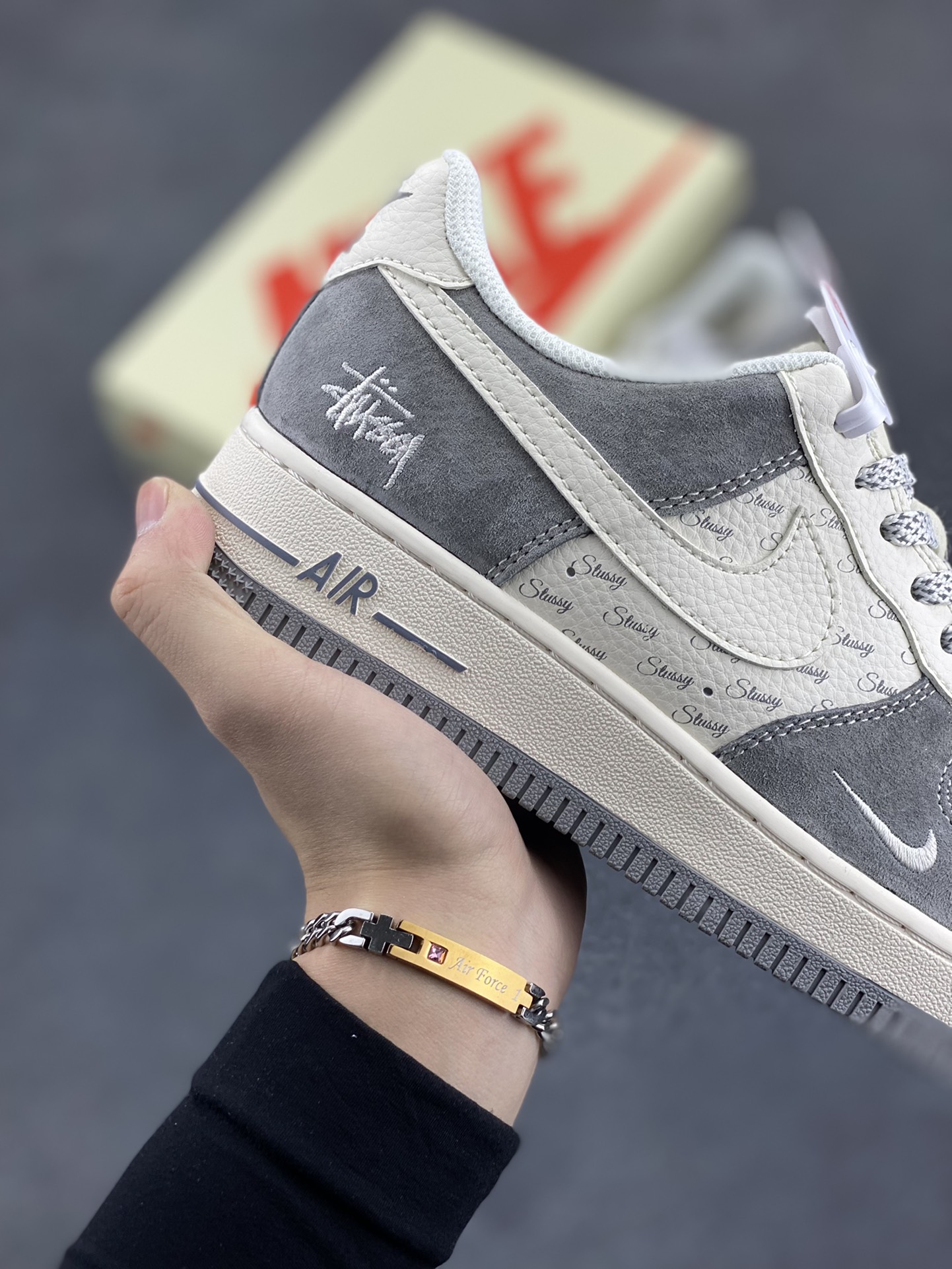 图片[6]-NIke Air Force 1 \’07 Low “斯图西——简约灰”空军一号 低帮 运动鞋 休闲鞋 折边针车 工艺难度大 原楦头原纸板 原装鞋盒 定制五金配件 内置全掌气垫 原厂鞋底 货号：XZ6188-672 尺码：36 36.5 37.5 38 38.5 39 40 40.5 41 42 42.5 43 44 44.5 45-选品中心