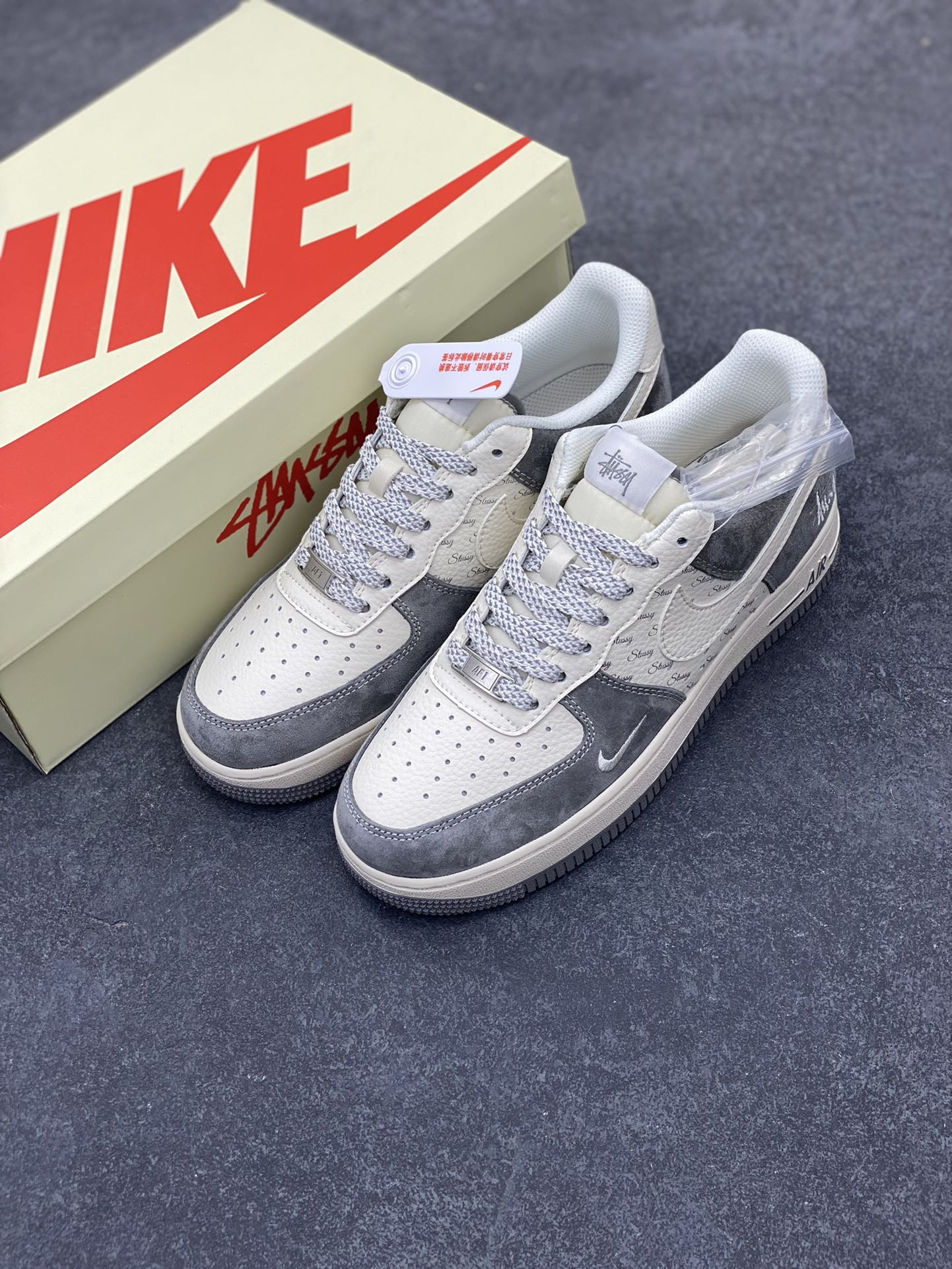 图片[8]-NIke Air Force 1 \’07 Low “斯图西——简约灰”空军一号 低帮 运动鞋 休闲鞋 折边针车 工艺难度大 原楦头原纸板 原装鞋盒 定制五金配件 内置全掌气垫 原厂鞋底 货号：XZ6188-672 尺码：36 36.5 37.5 38 38.5 39 40 40.5 41 42 42.5 43 44 44.5 45-选品中心